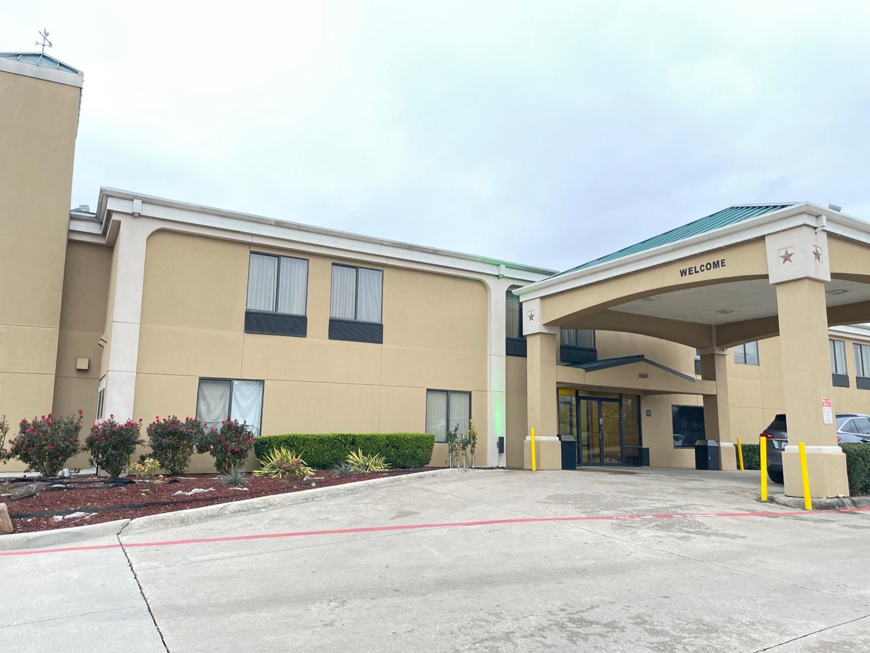Super 8 by Wyndham Fort Worth Downtown South