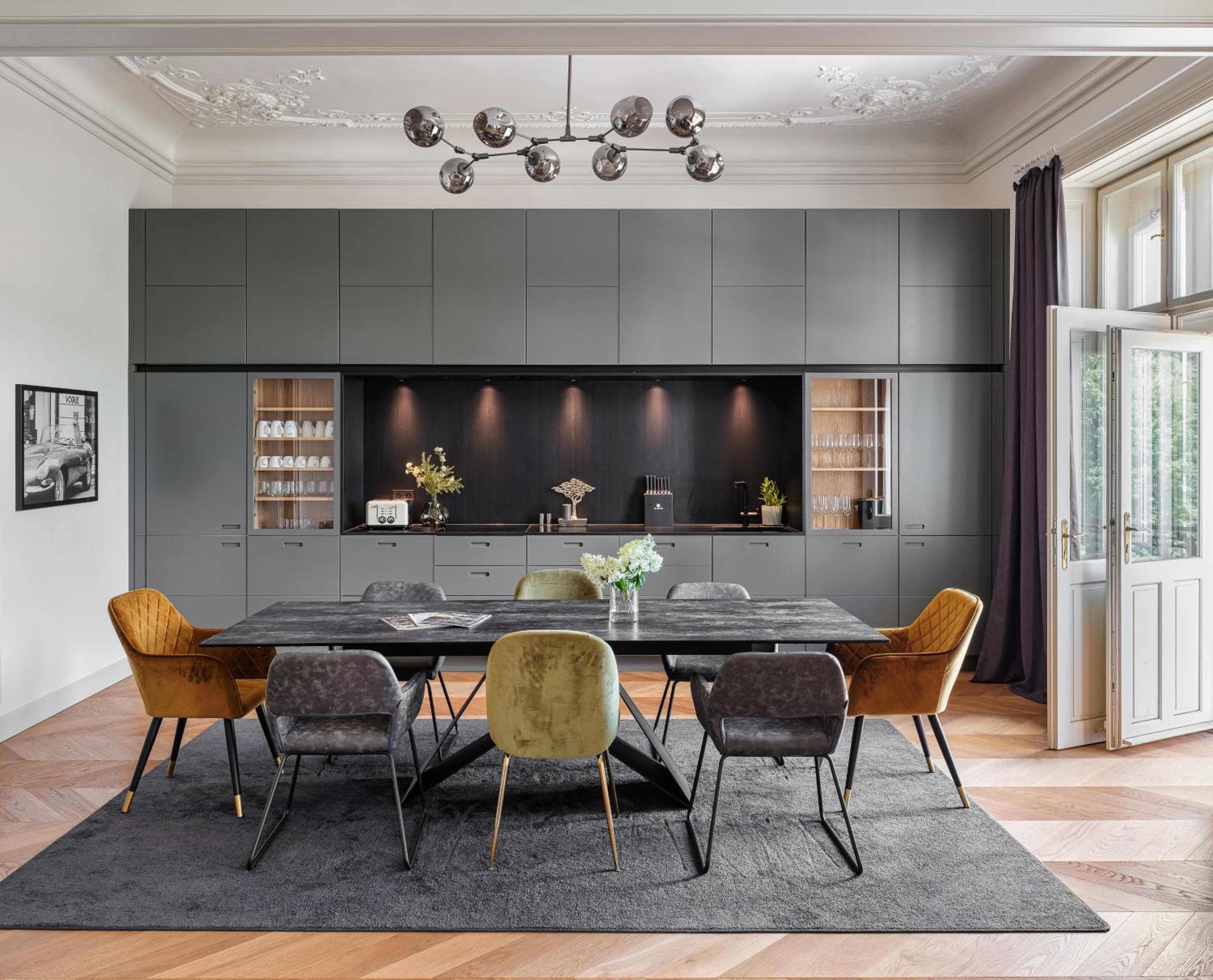 MN6 Luxury Suites by Adrez