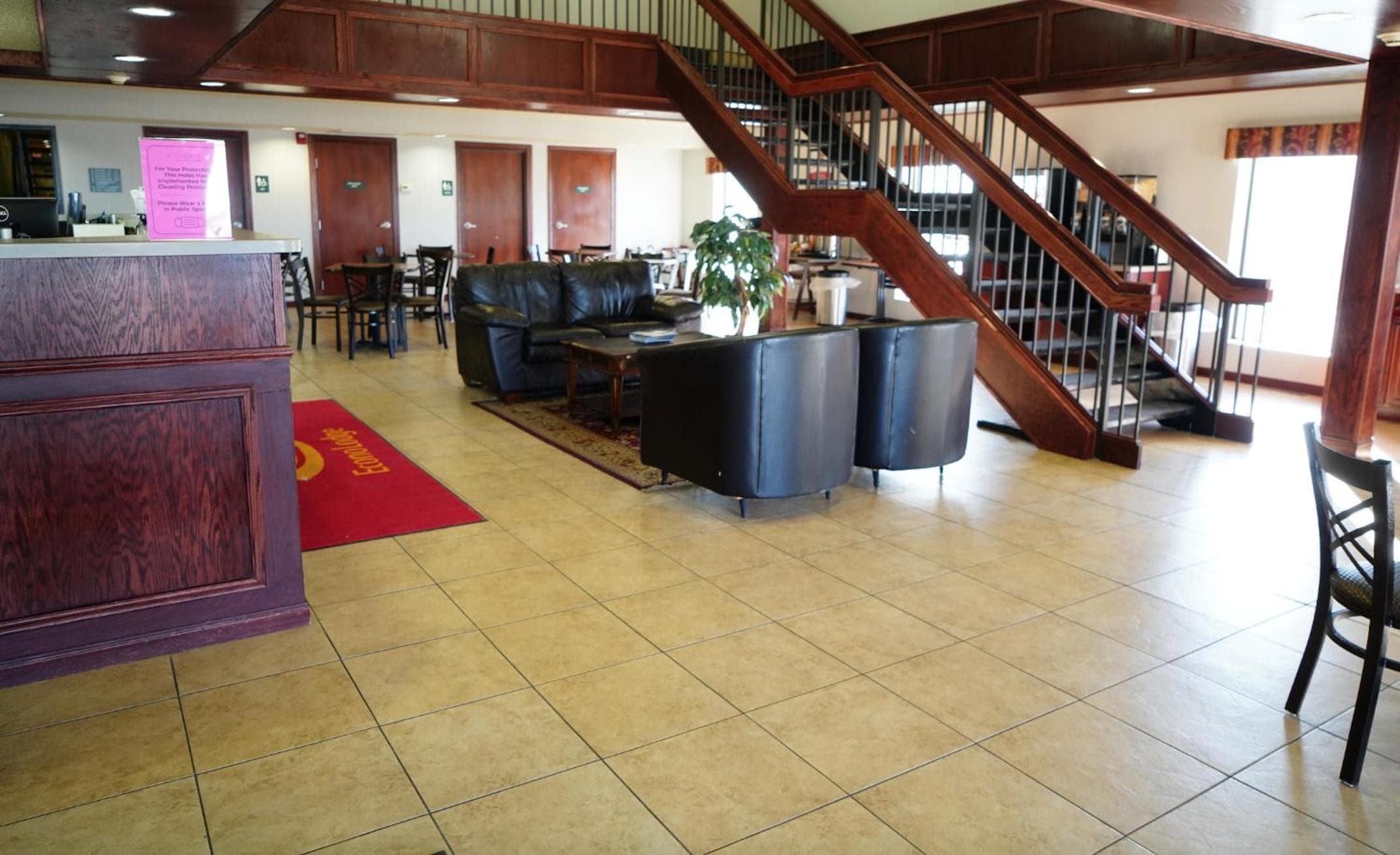Econo Lodge Inn & Suites Kearney South