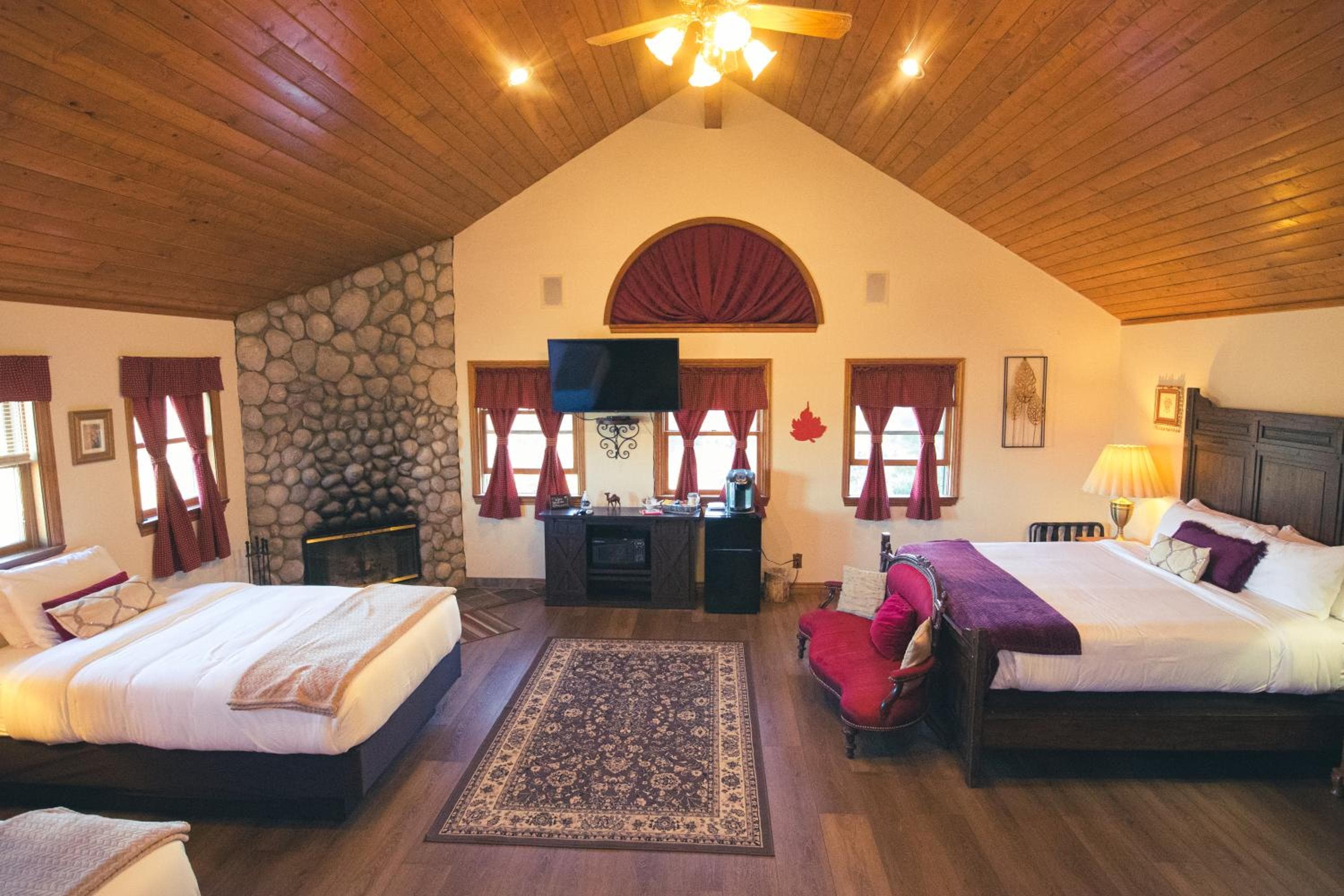 Tucker Peak Lodge