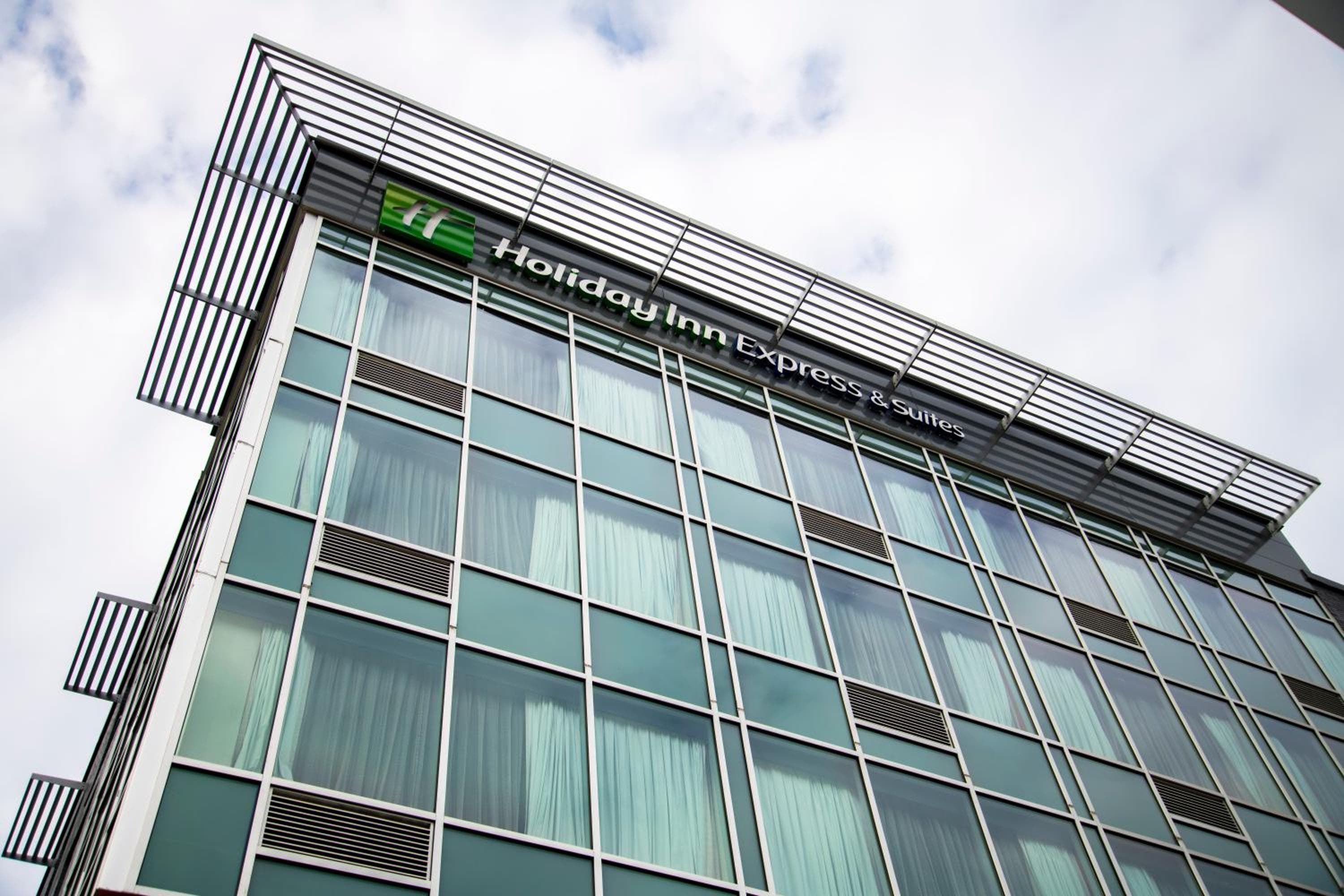 Holiday Inn Express & Suites Jersey City - Holland Tunnel by IHG