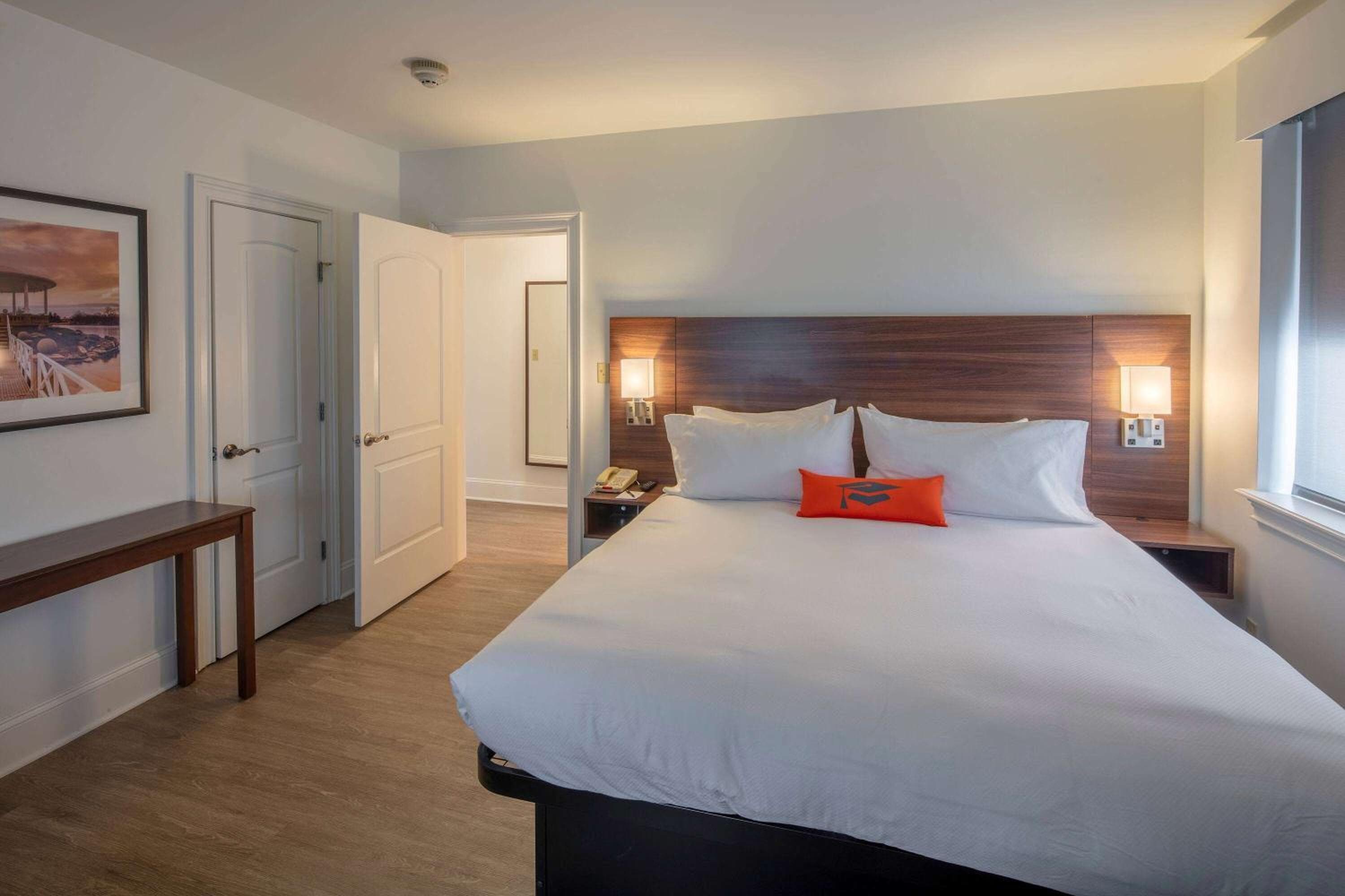 Collegian Hotel & Suites, Trademark Collection by Wyndham