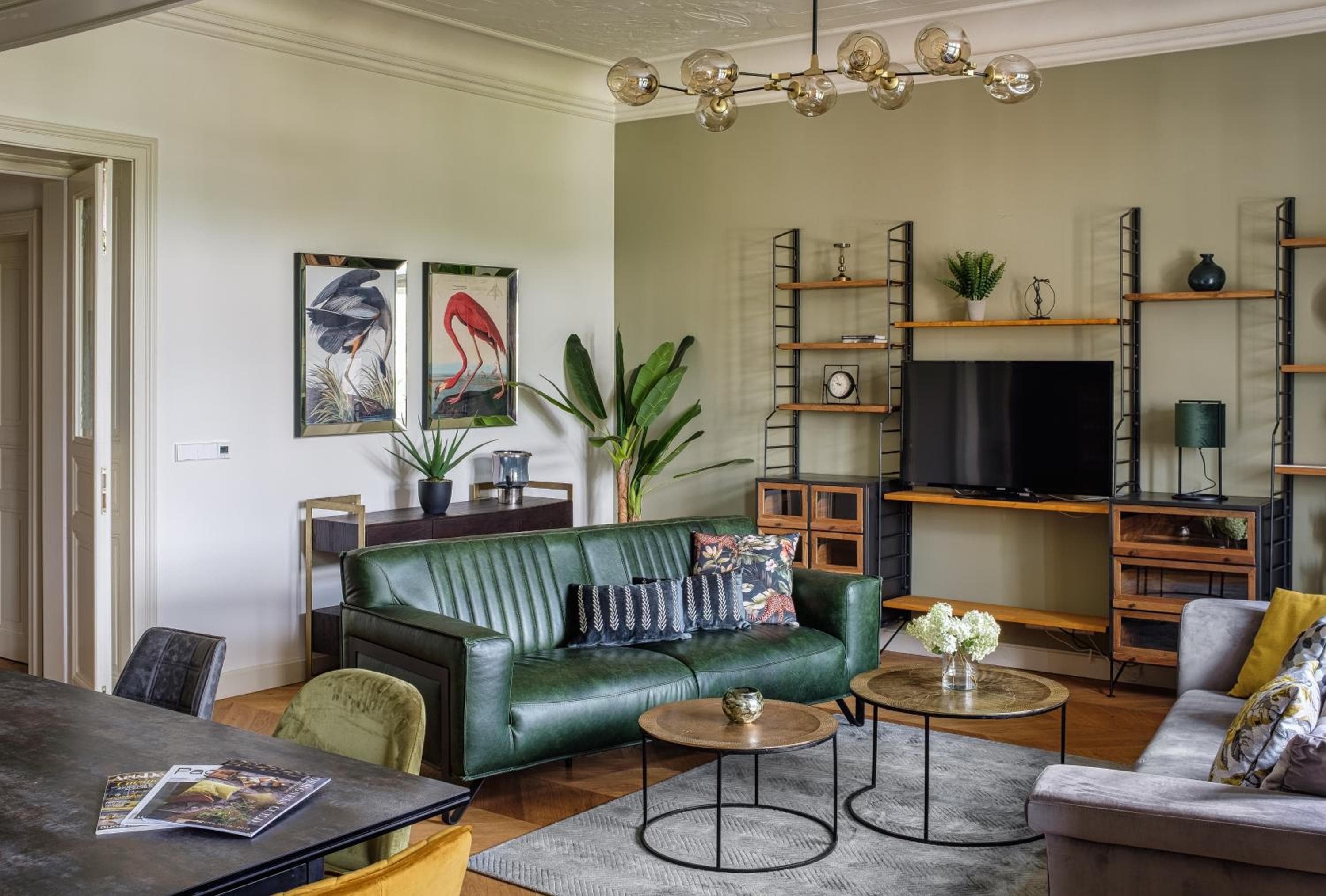 MN6 Luxury Suites by Adrez