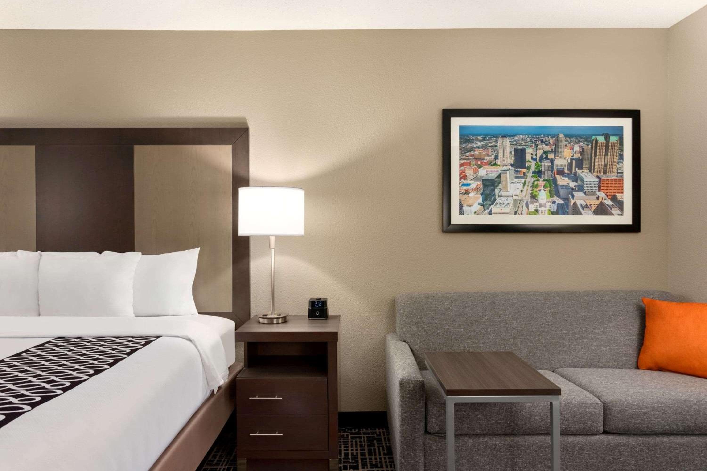 La Quinta Inn & Suites by Wyndham St Louis Route 66