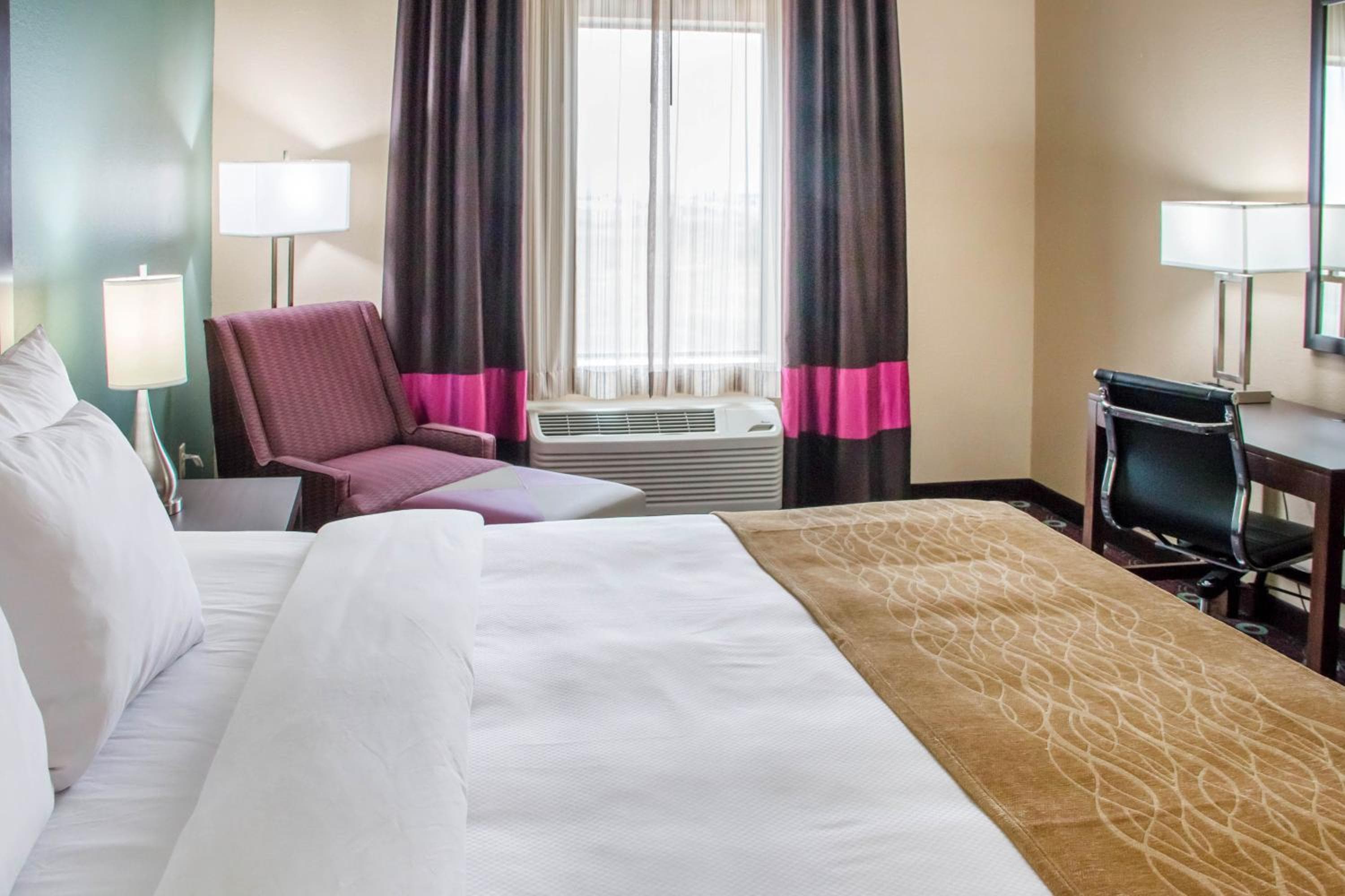 Comfort Inn & Suites San Marcos near Outlet Mall