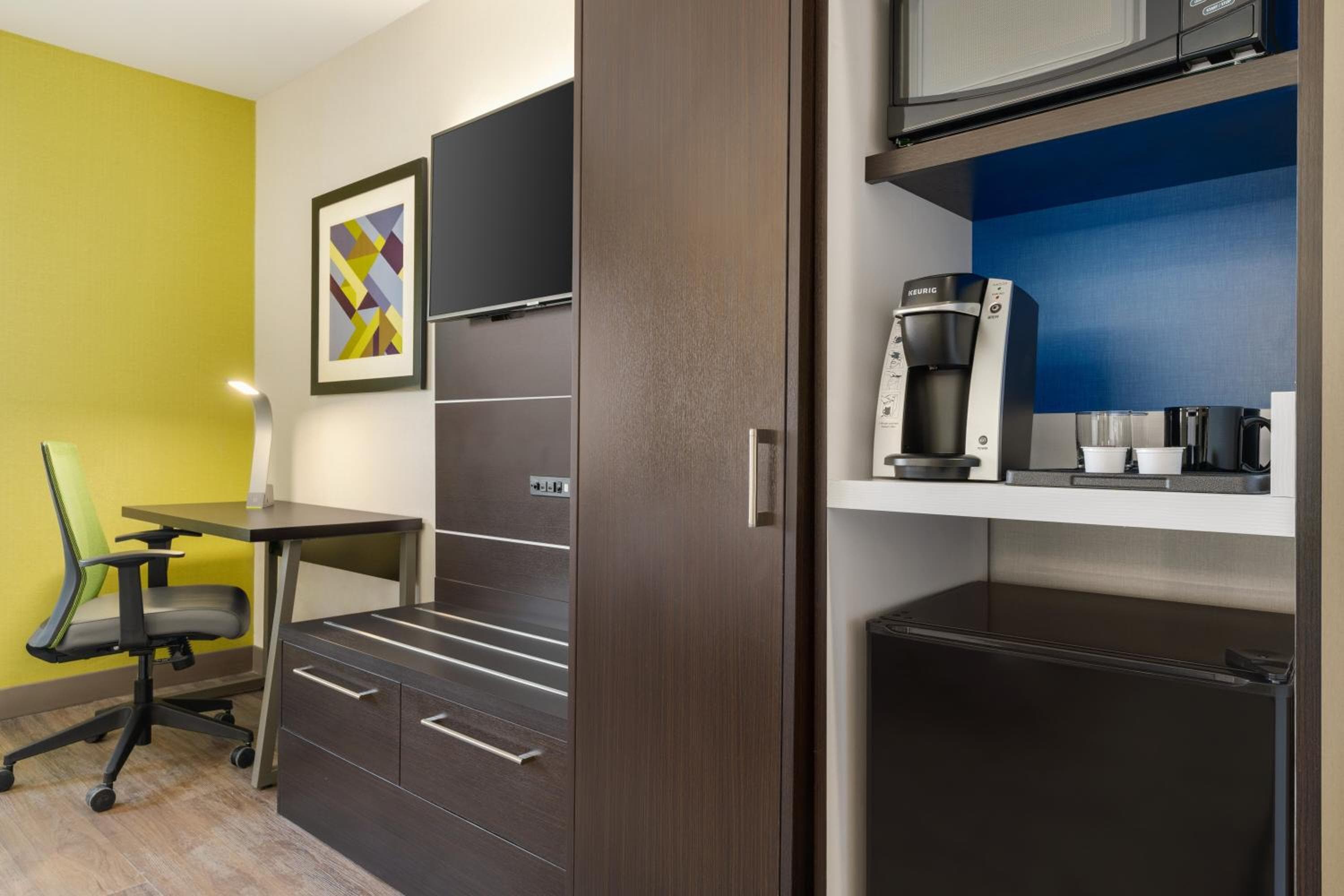 Holiday Inn Express - Jamaica - JFK AirTrain - NYC by IHG