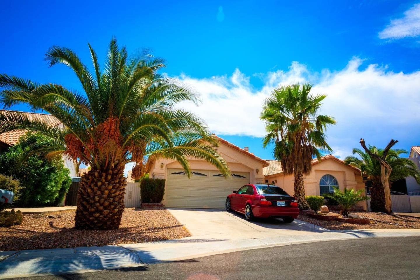 Luxury 1900 SQ FT House Huge 46 FT Pool & Hot SPA