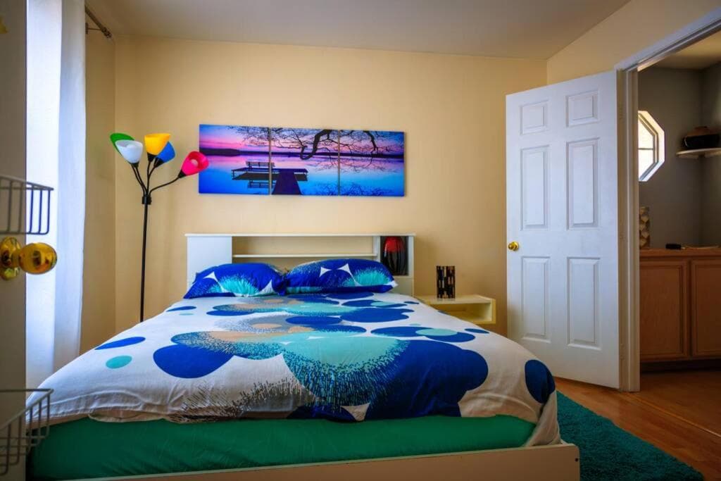 Luxury 1900 SQ FT House Huge 46 FT Pool & Hot SPA