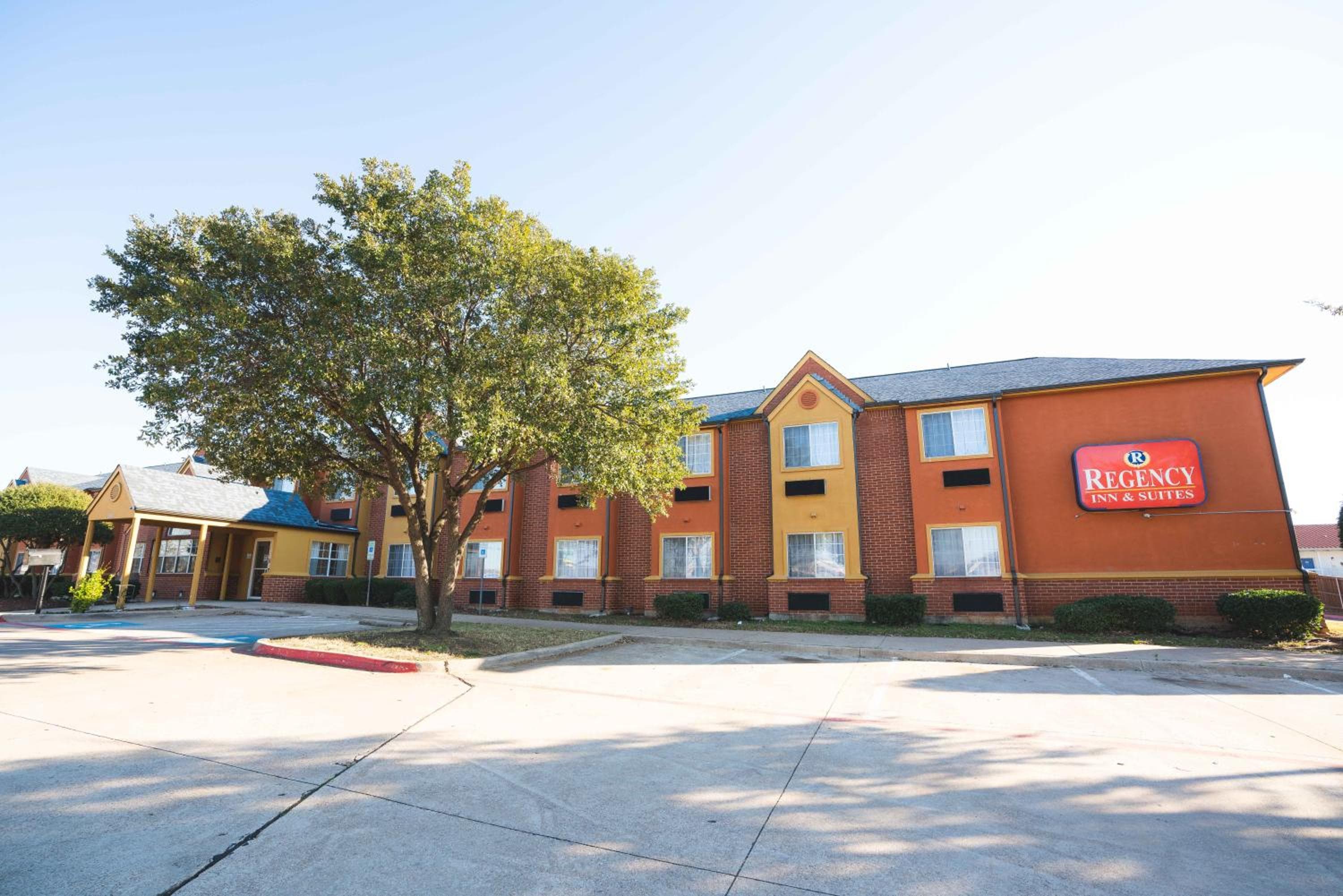 Red Roof Inn & Suites Euless - DFW Airport Southwest
