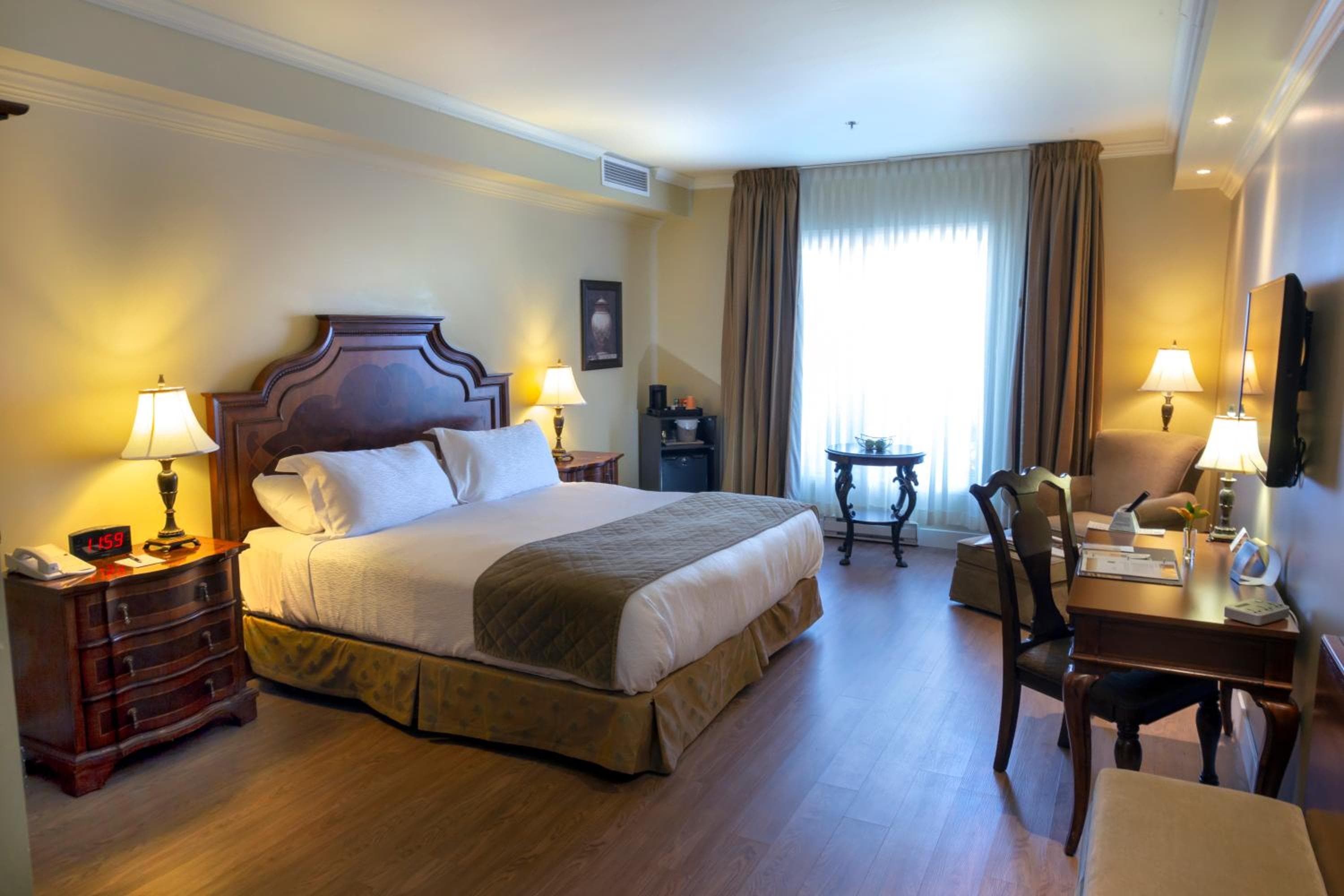Hotel Brossard, an Ascend Collection Hotel