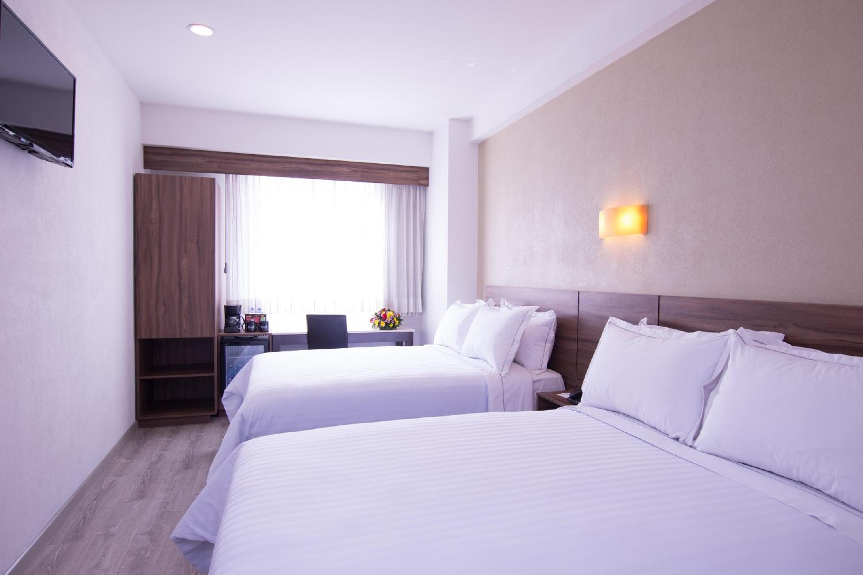 Hotel Crown Victoria