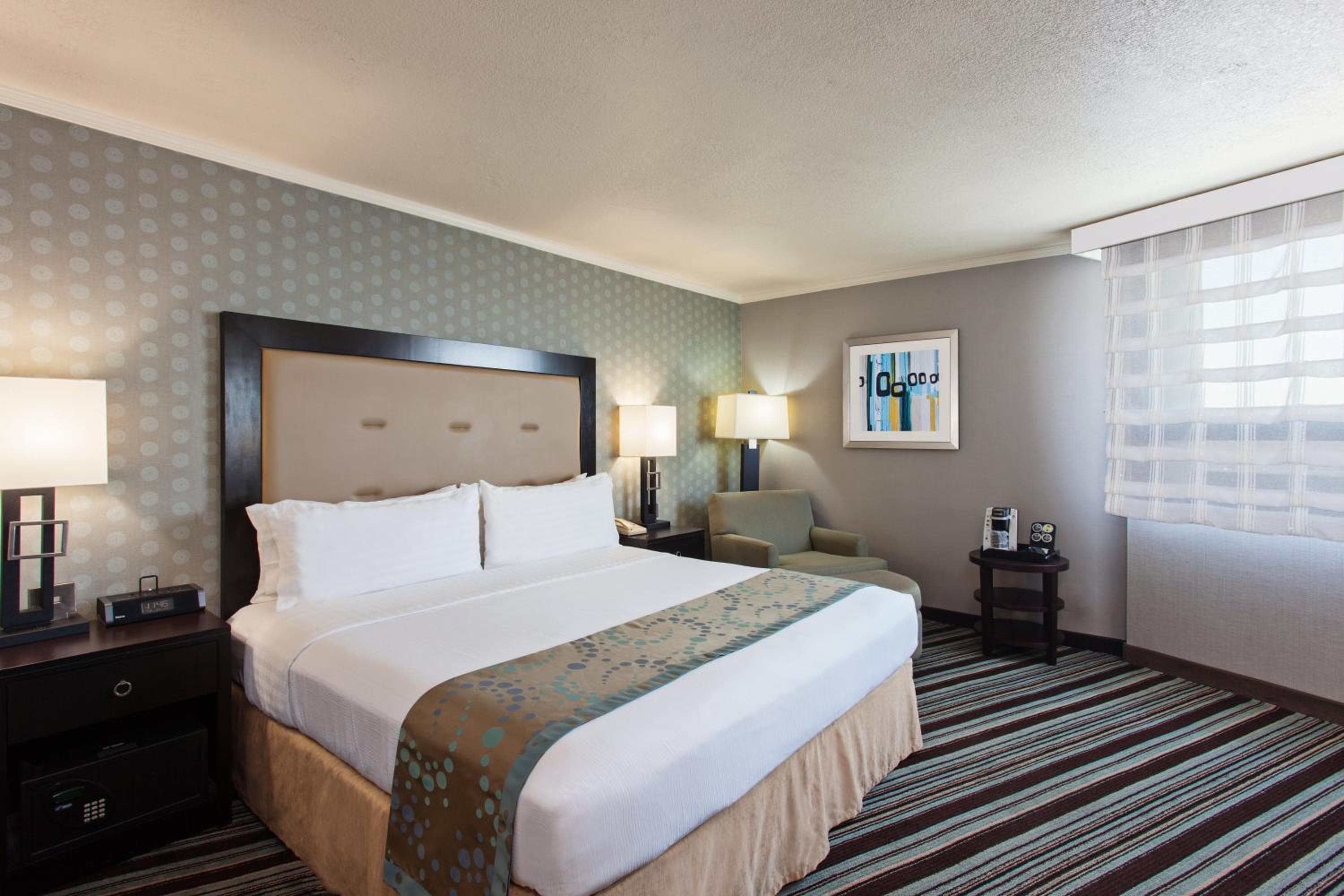 Holiday Inn Long Beach - Airport by IHG