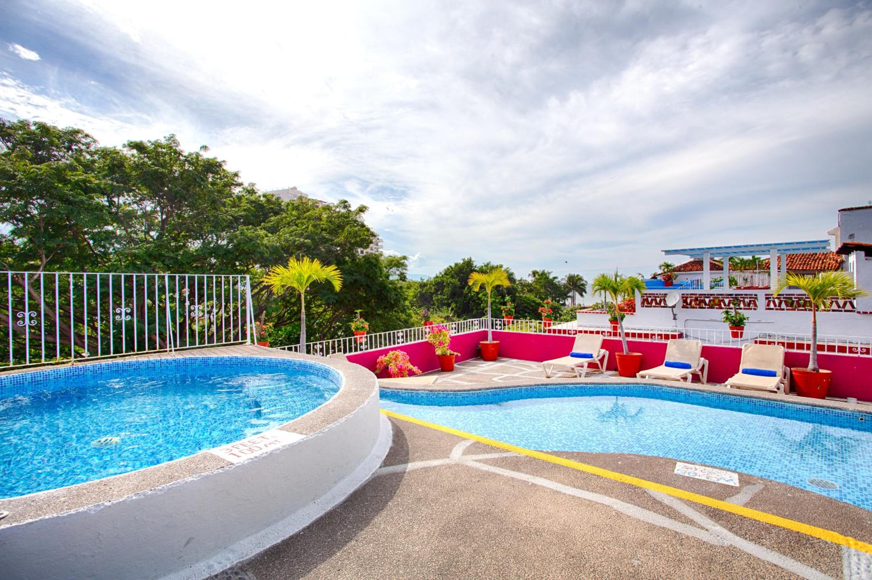 Suites Plaza del Rio - Family Hotel Malecón Centro