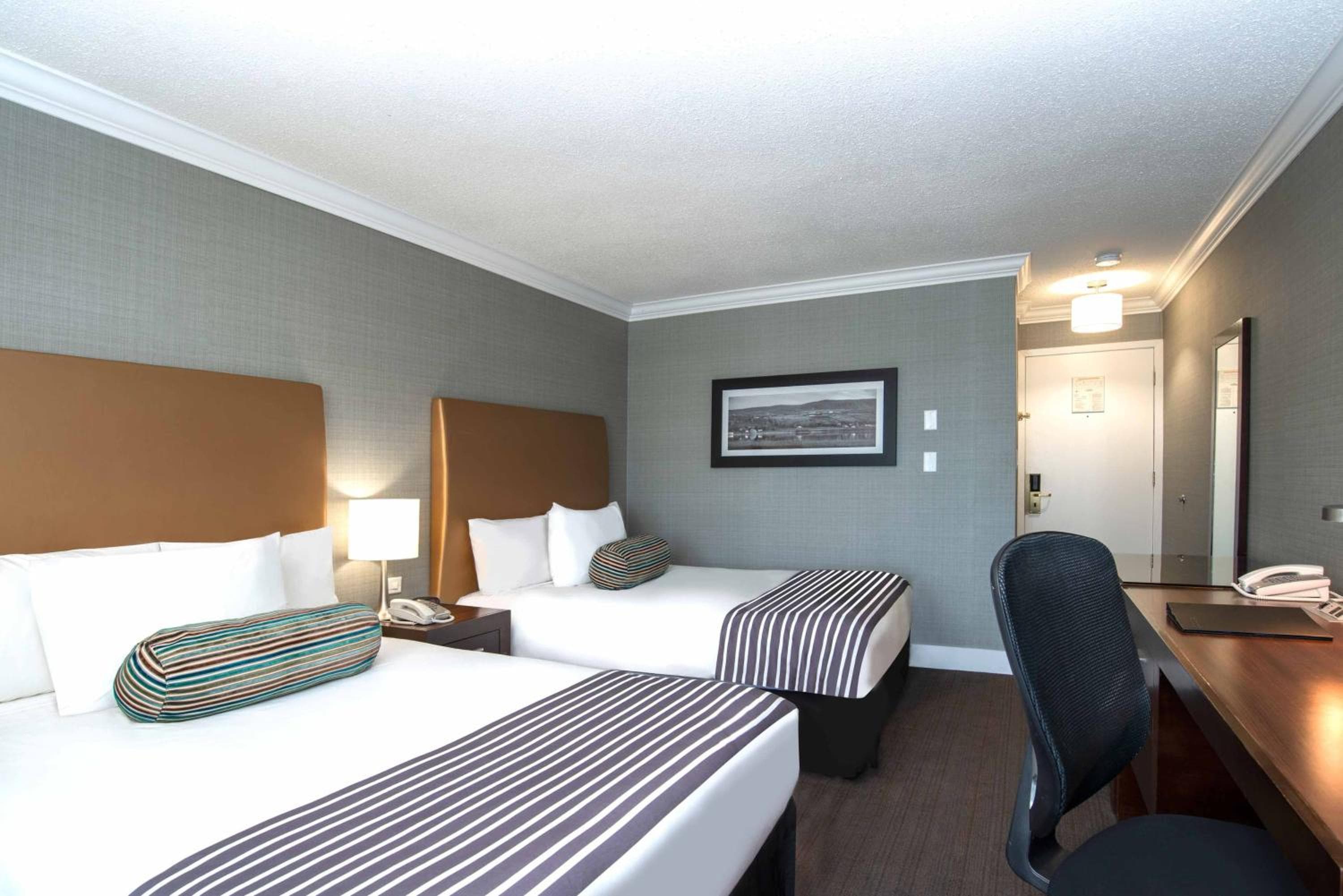 Sandman Hotel Vernon