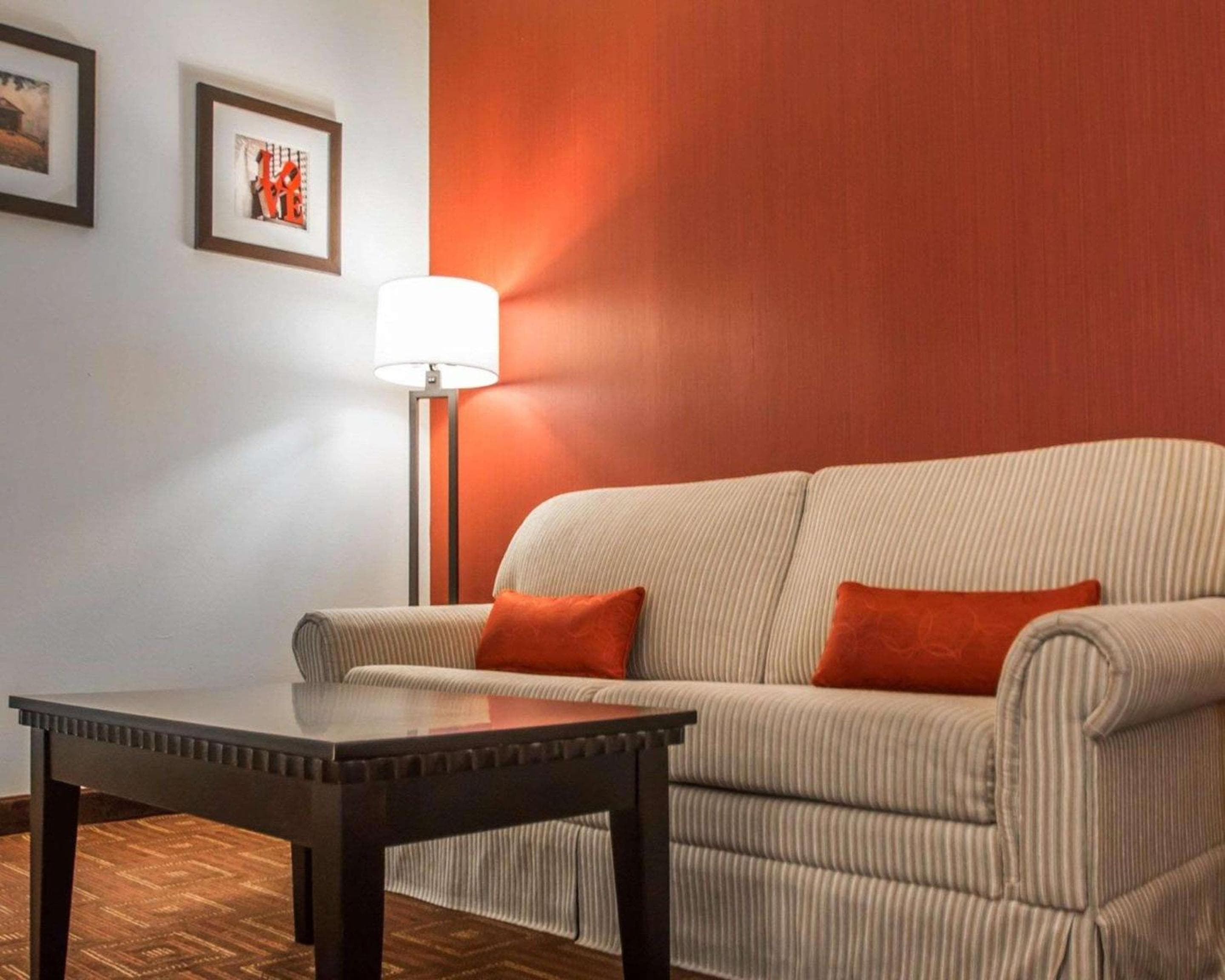 Quality Inn & Suites NJ State Capital Area