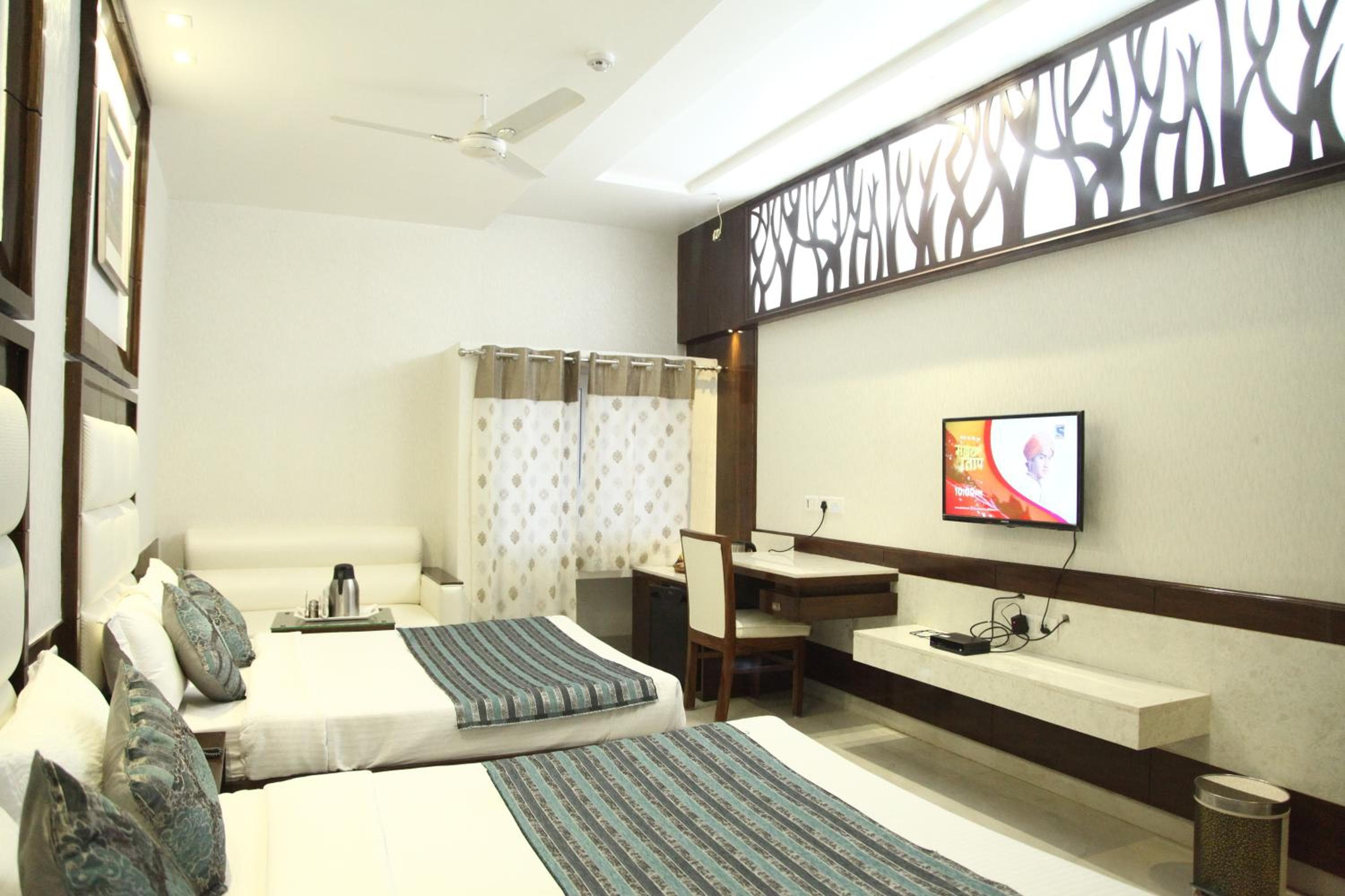 Hotel Emerald