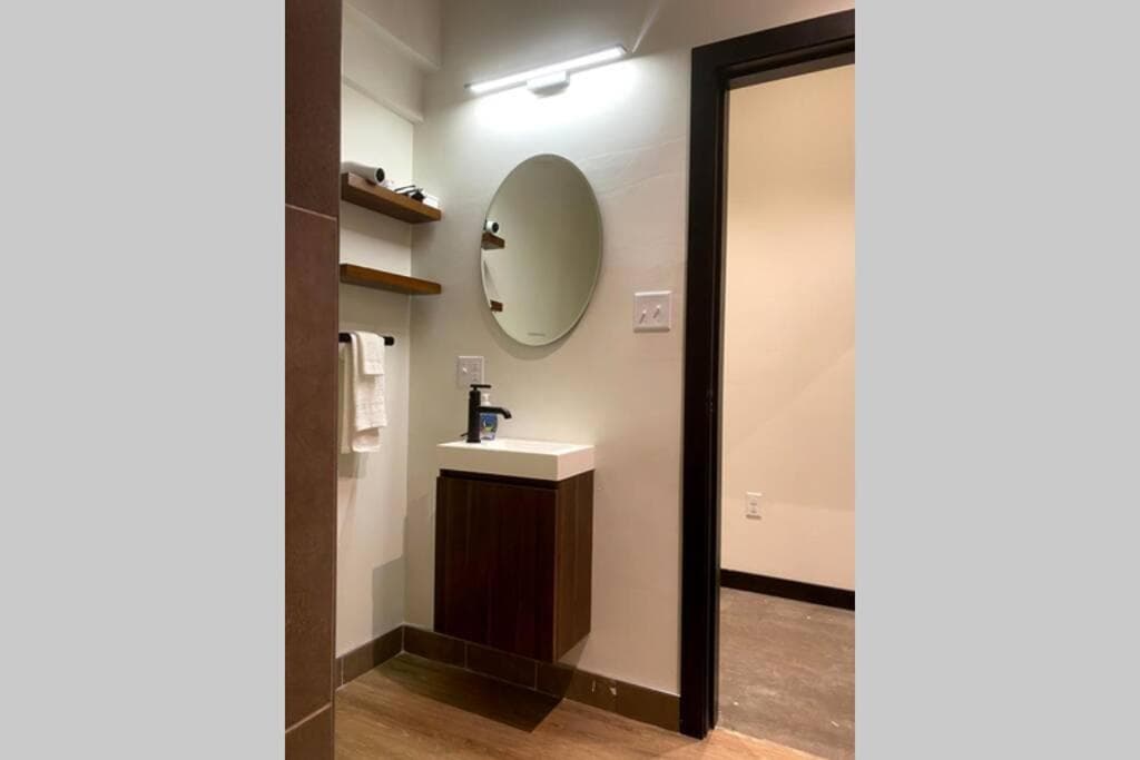 3E-Spacious 2 bedroom in Oakland, sleeps 8