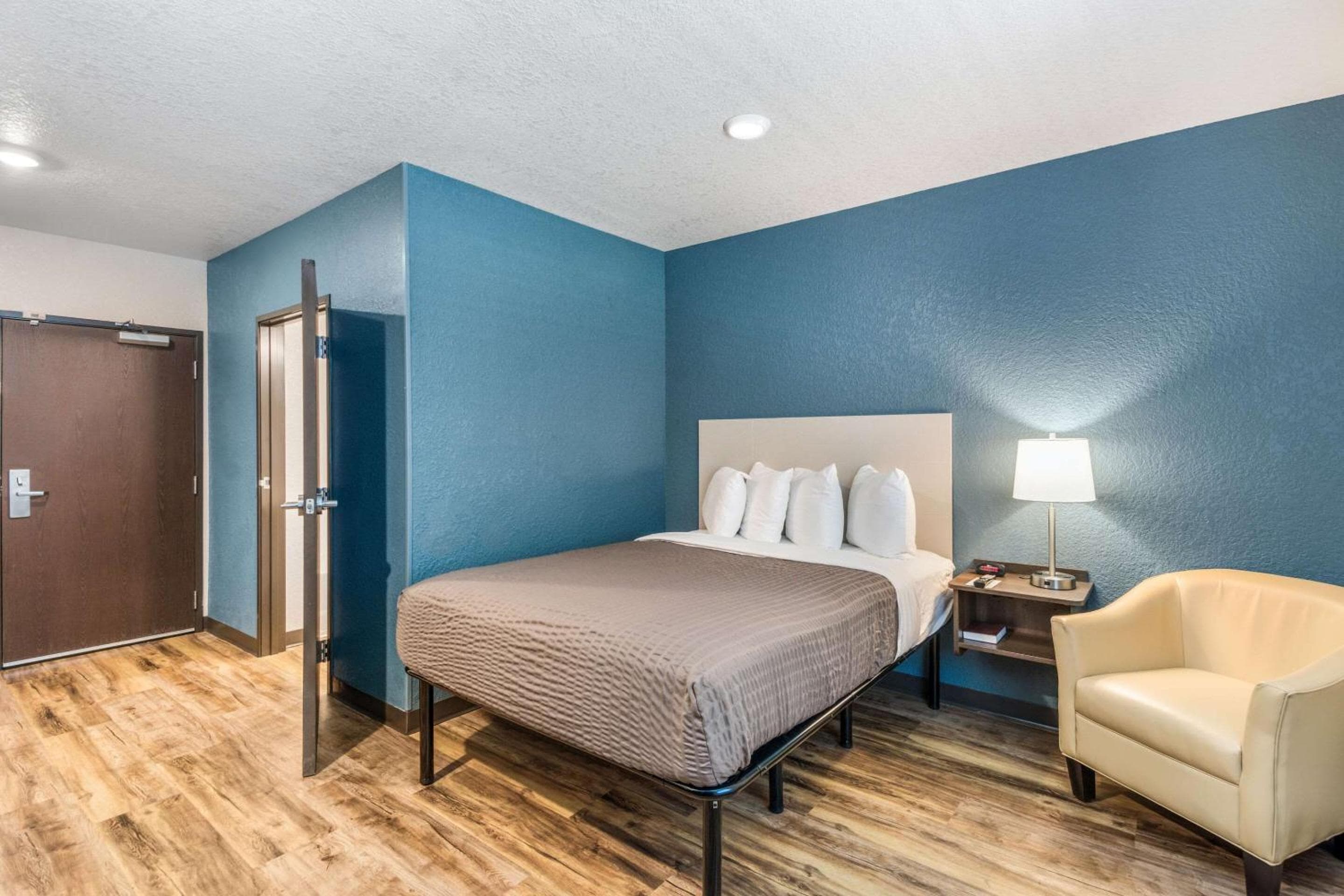 WoodSpring Suites Bradenton