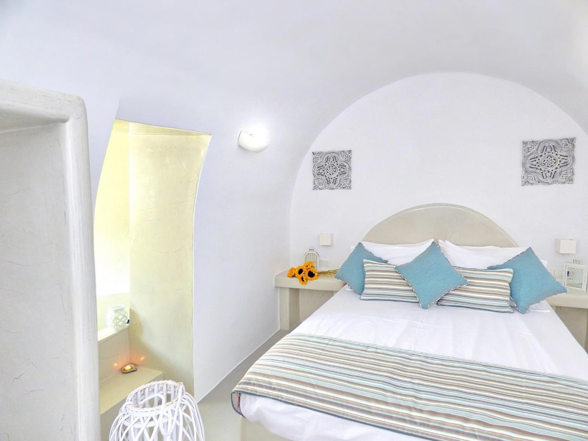 Golden Stone Santorini Suites