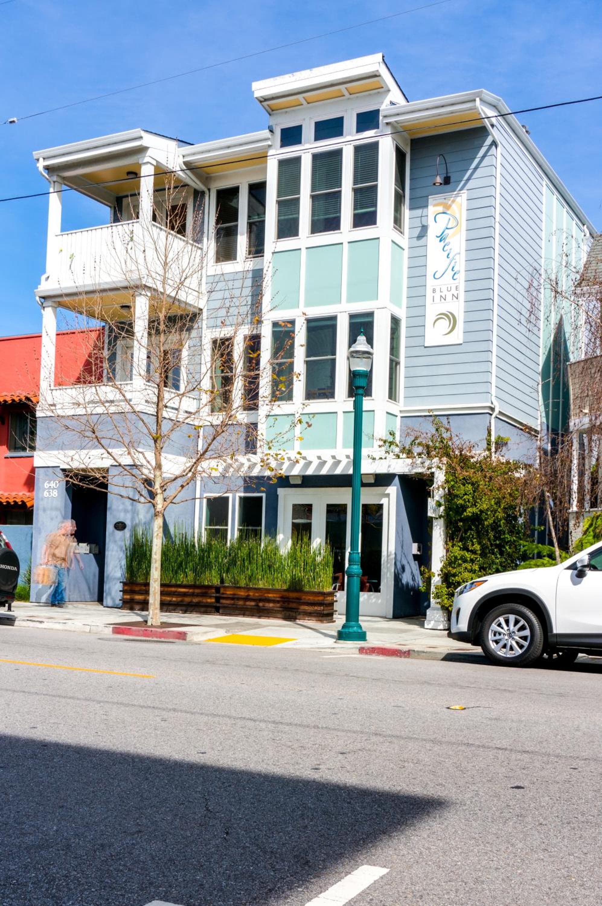 Pacific Blue Inn