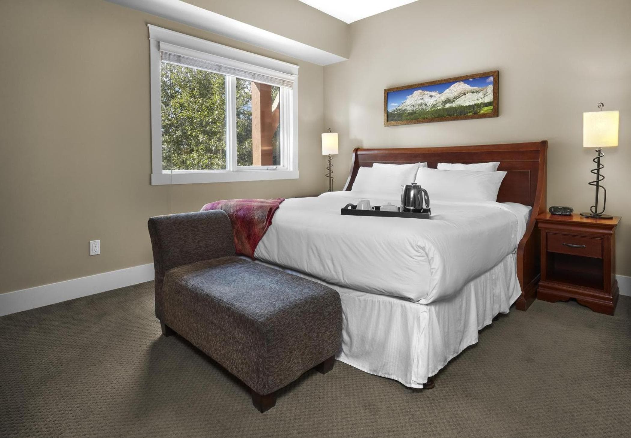 Star Suite -Luxurious condo with 3 fireplaces, and open Pool!