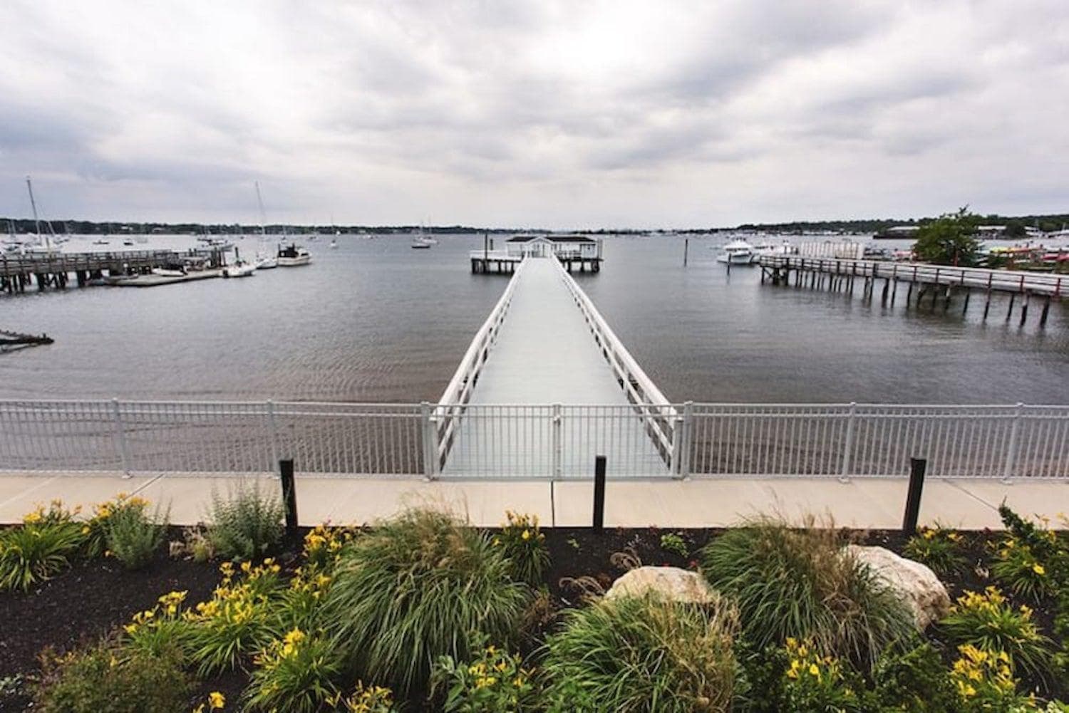 Fathoms Hotel & Marina