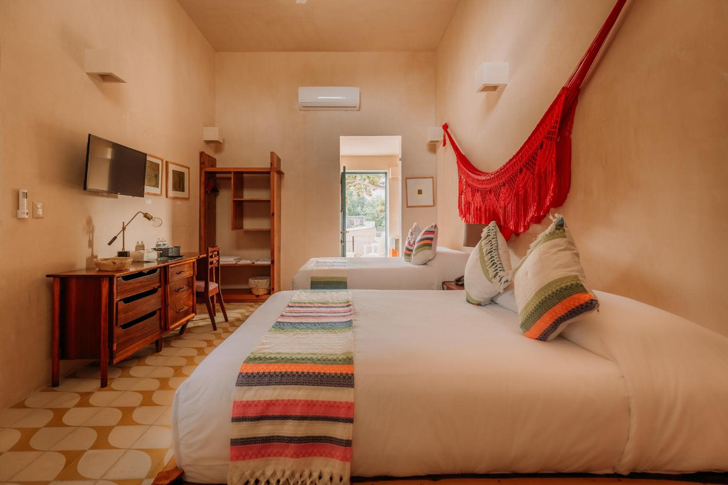 Waye Valladolid Centro - Sustainable, Authentic Experiences & Pet Friendly Boutique Hotel