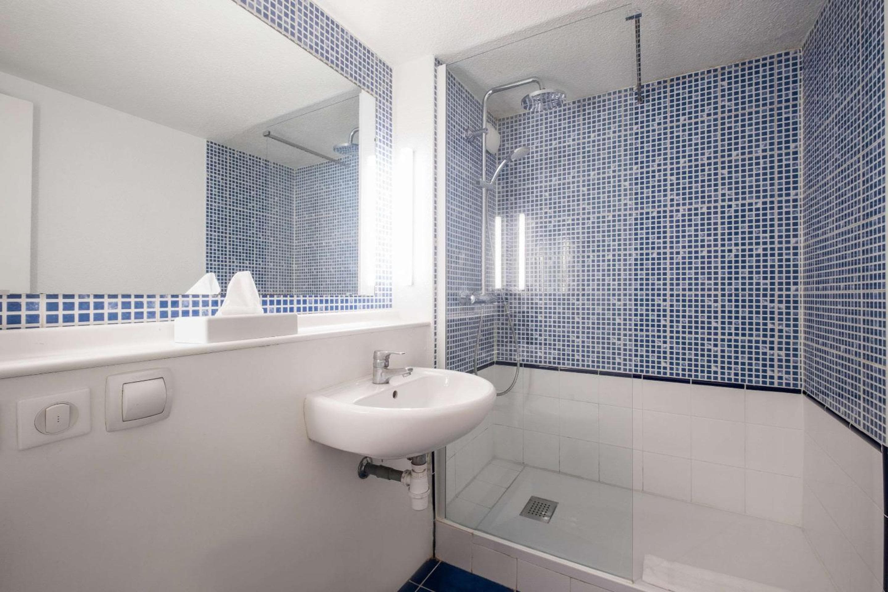 Comfort Hôtel RUNGIS-ORLY