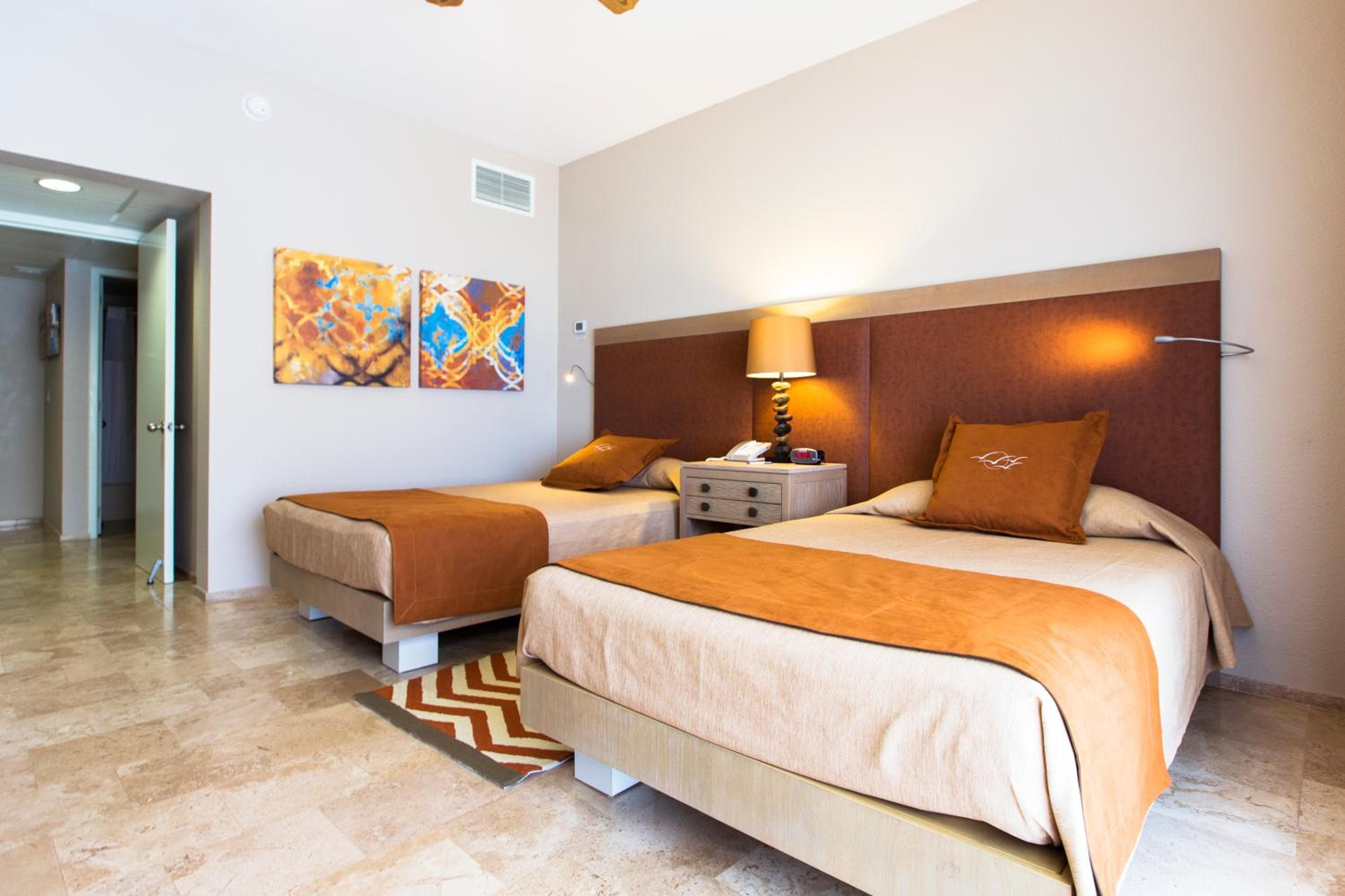 Holiday Inn Club Vacations The Royal Sands All Inclusive