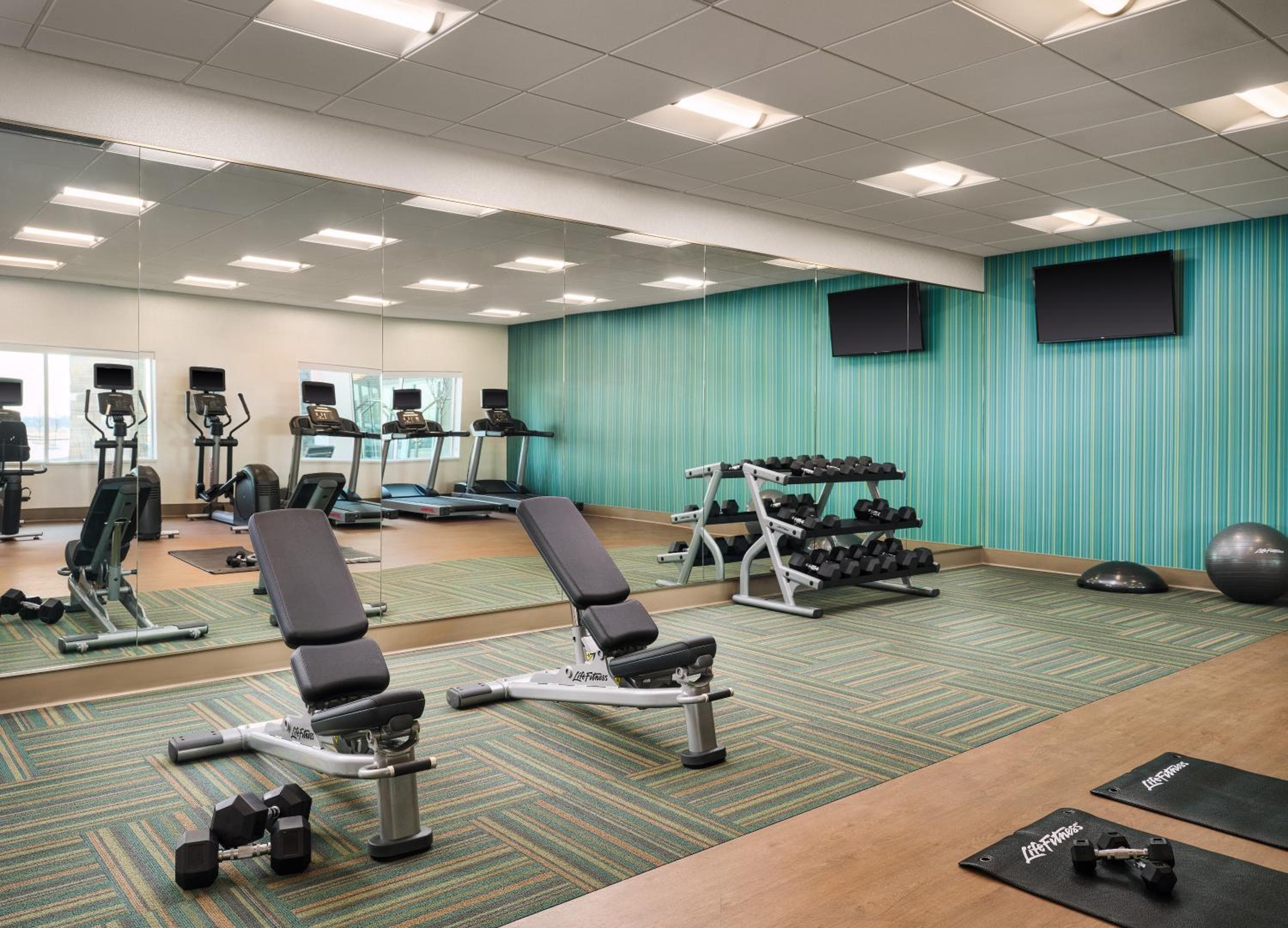 Holiday Inn Express & Suites - Lockport by IHG