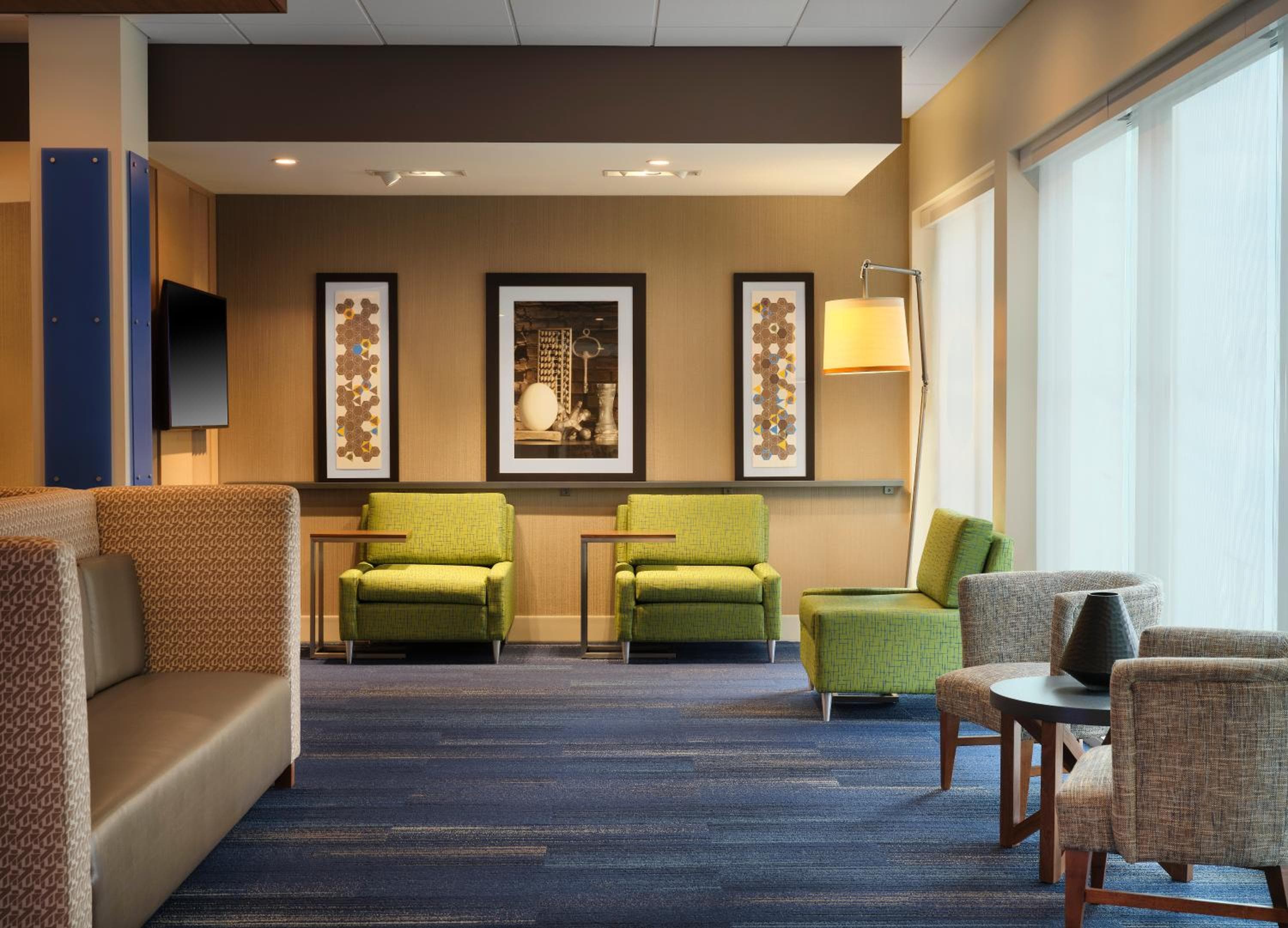 Holiday Inn Express & Suites - Lockport by IHG