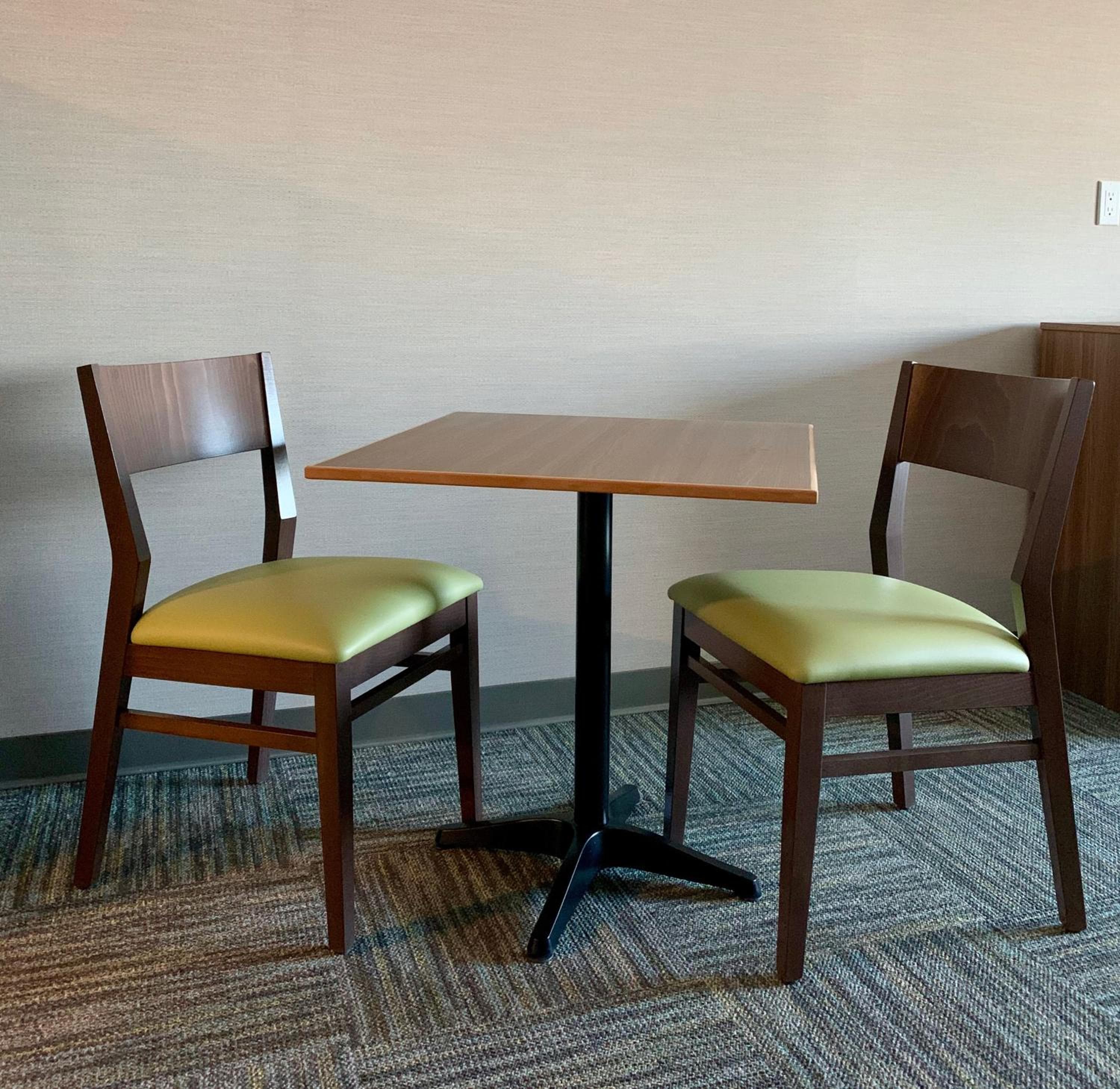 Meridian Inn & Suites Regina Airport