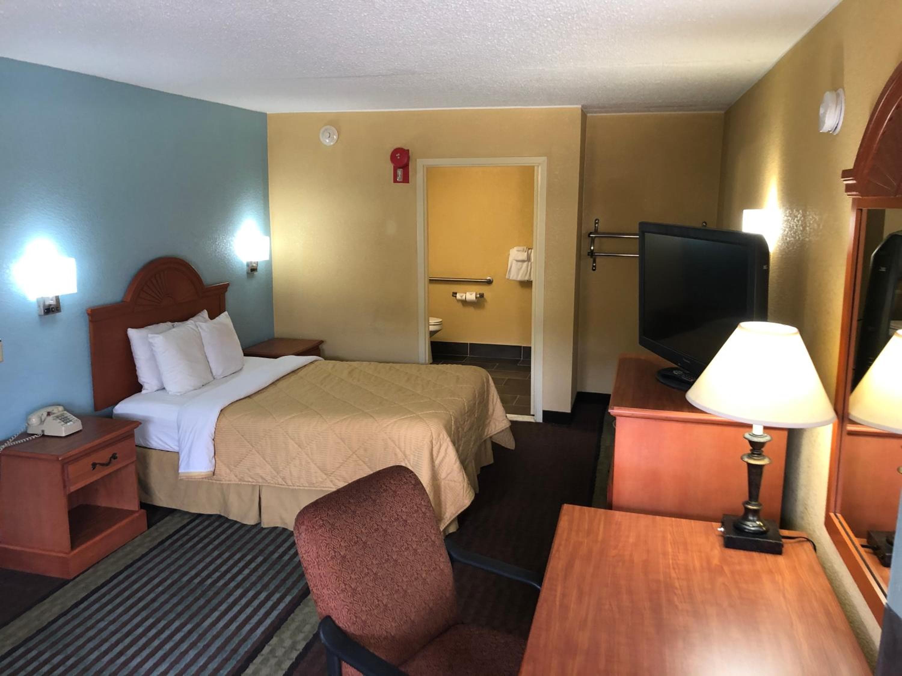 Rodeway Inn Joint Base Andrews Area