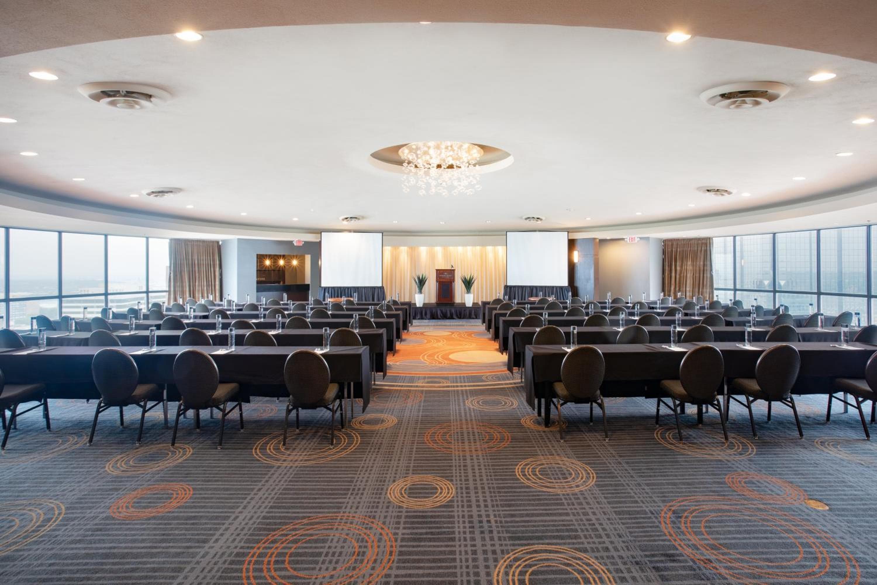 Crowne Plaza Kansas City Downtown by IHG
