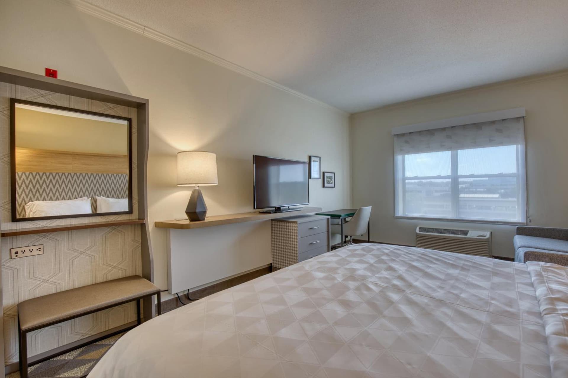 Holiday Inn Hotel & Suites Madison West - Middleton by IHG