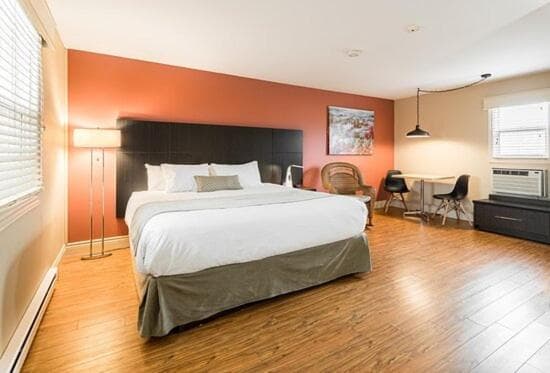 Parlee Beach Motel