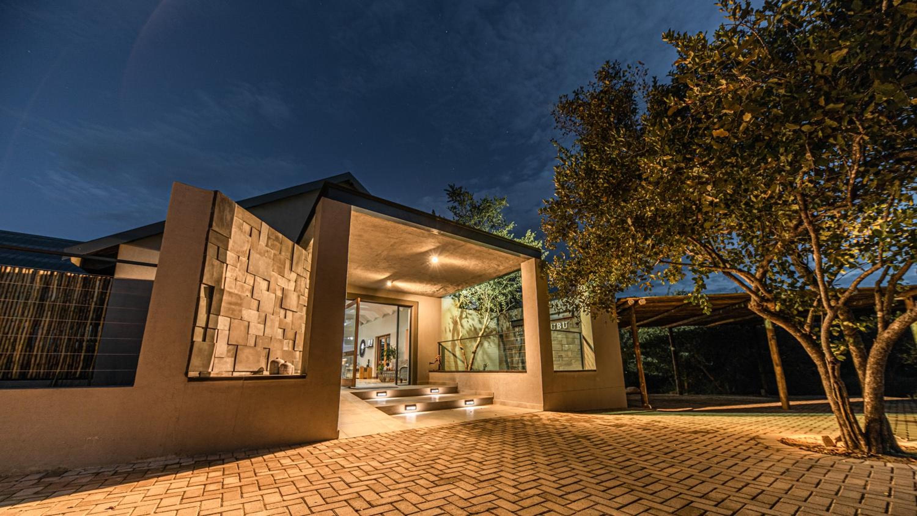 Little Kubu Lodge