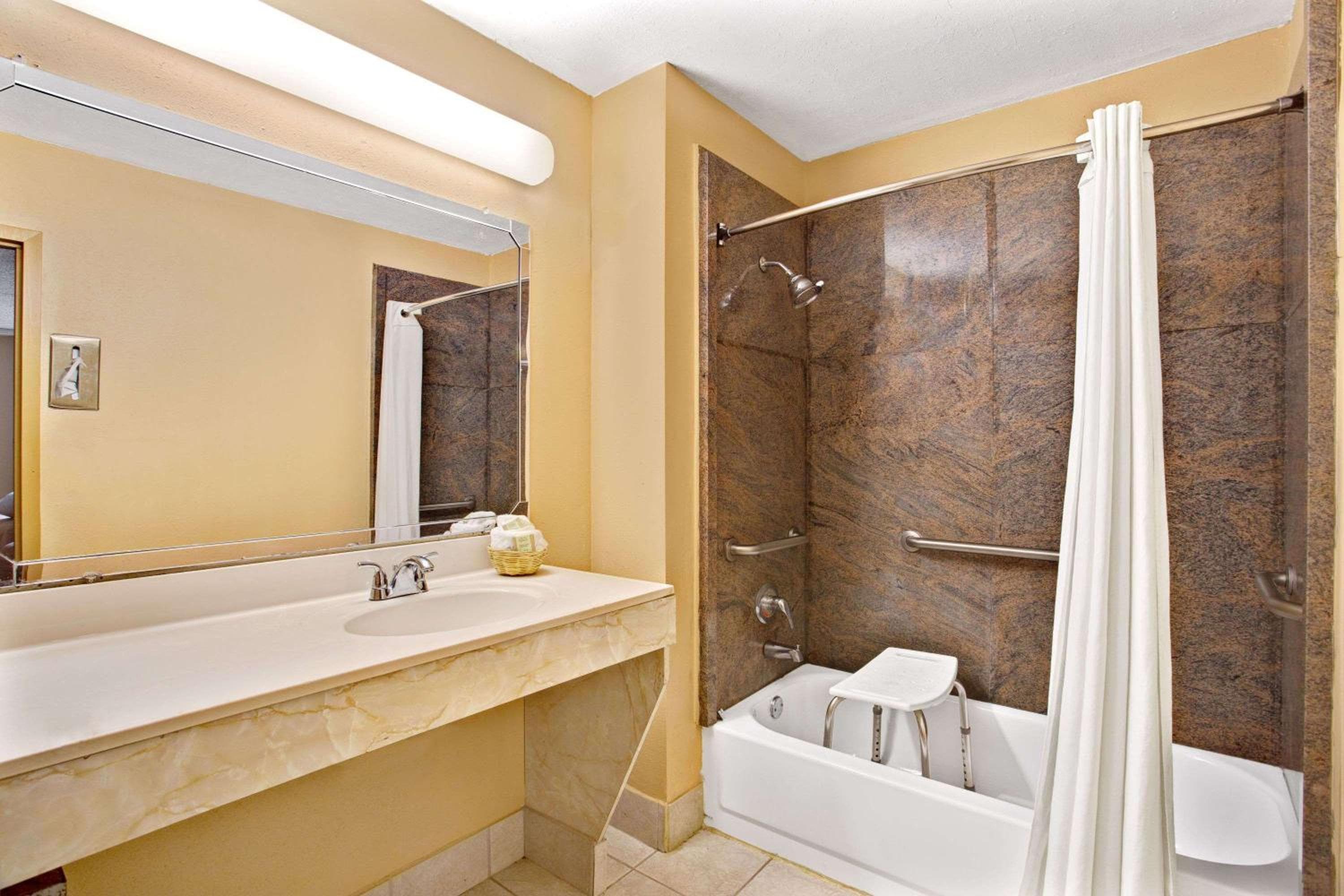 Super 8 by Wyndham Raleigh Downtown