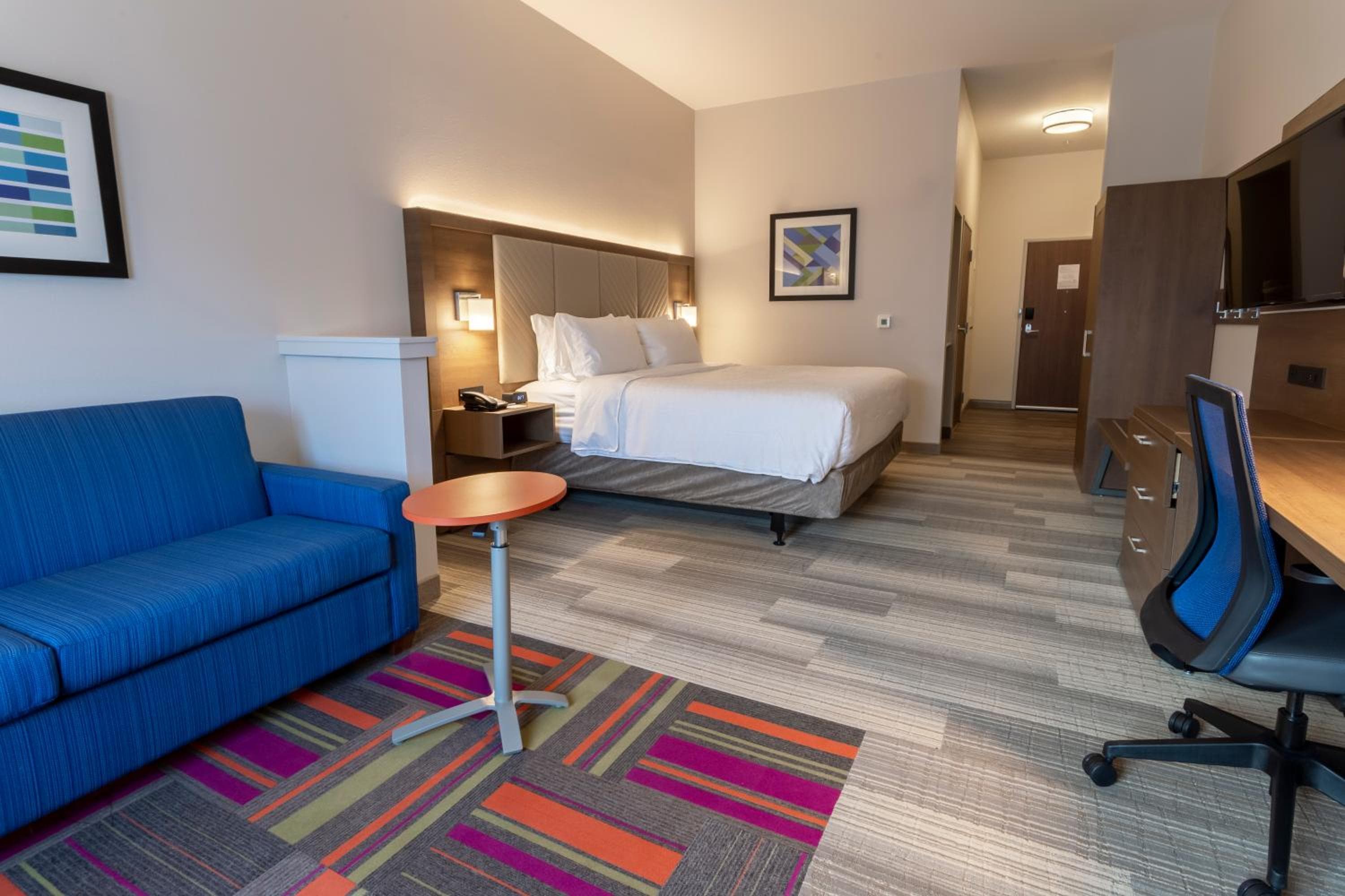 Holiday Inn Express & Suites - Columbus - Worthington by IHG