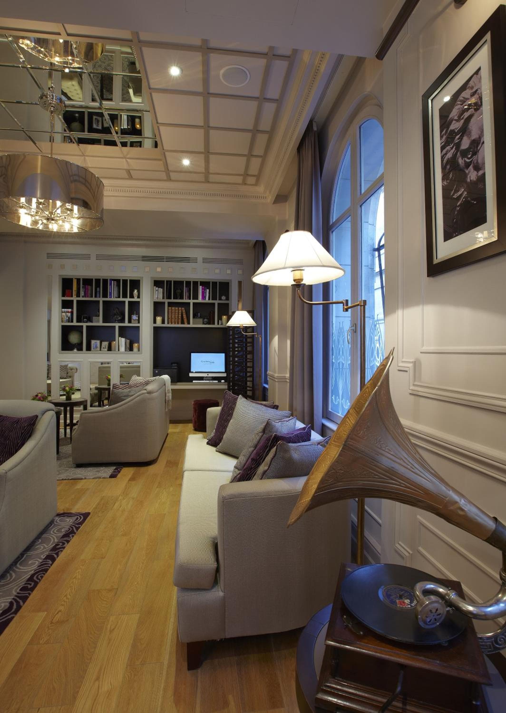 La Clef Louvre Paris by The Crest Collection