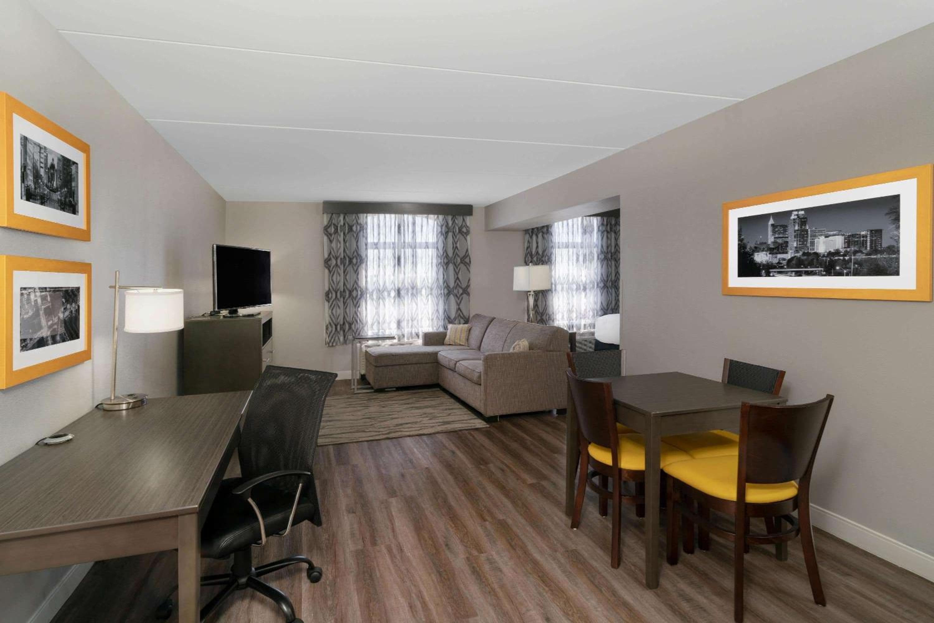 La Quinta by Wyndham Raleigh Downtown North