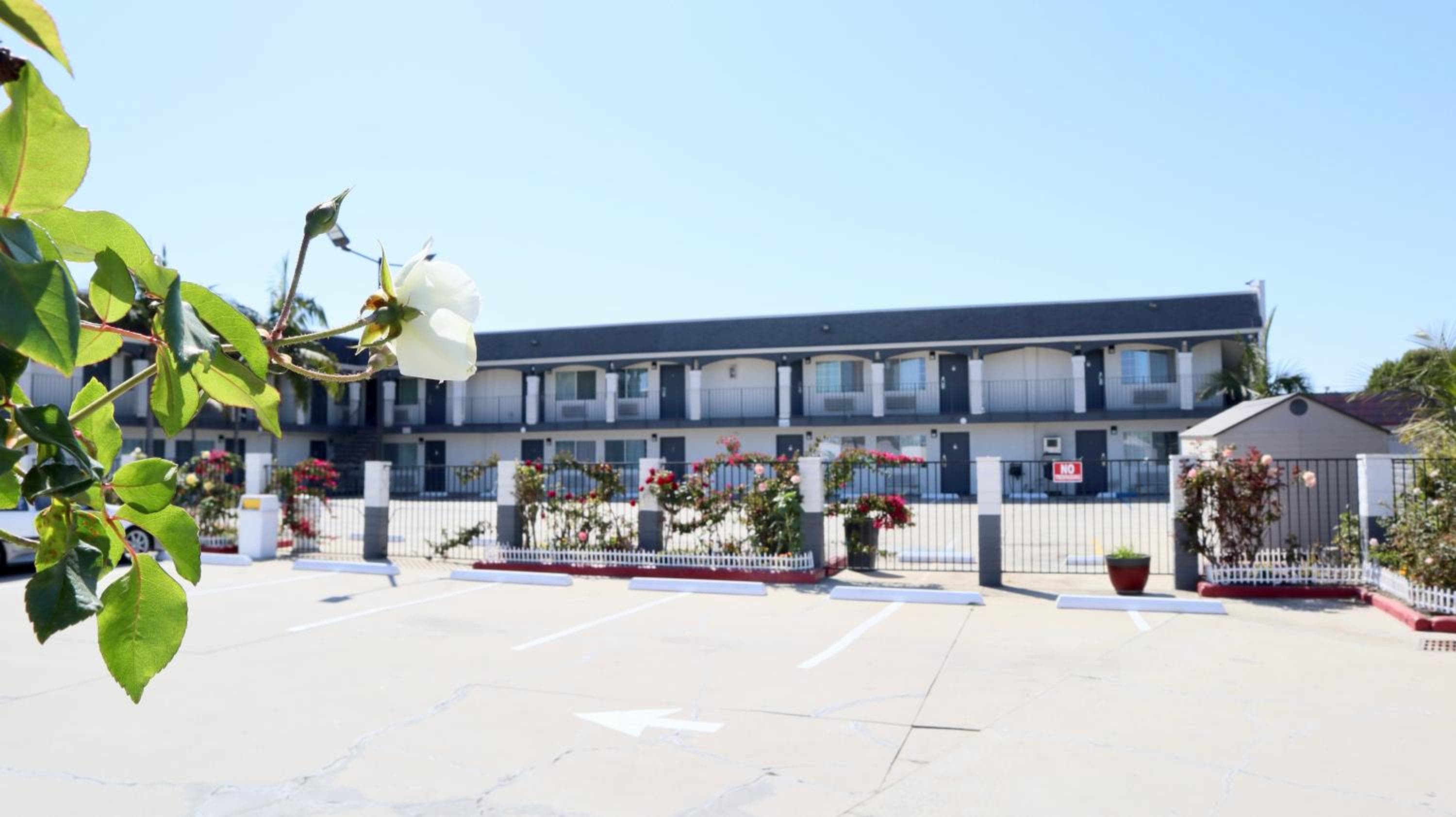 Value Inn Bellflower