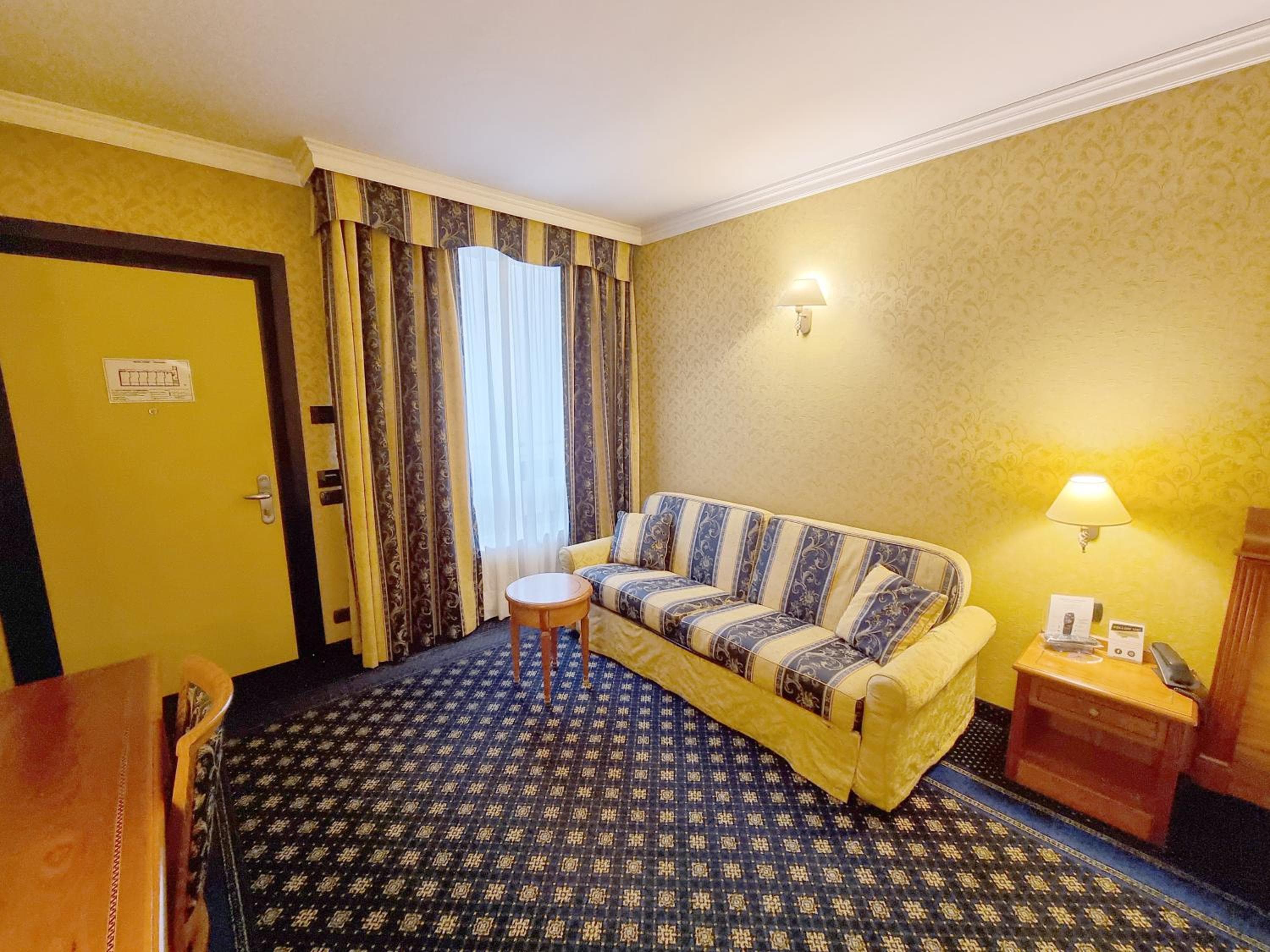 Hotel Ovest