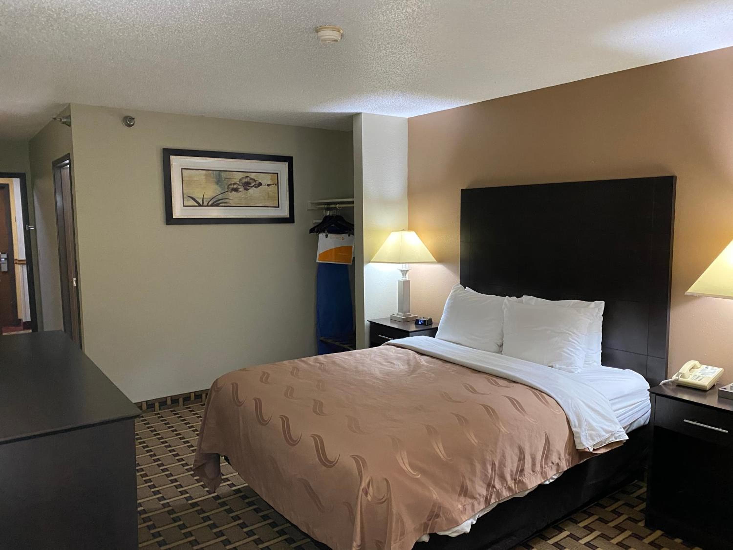Quality Inn Morton at I-74