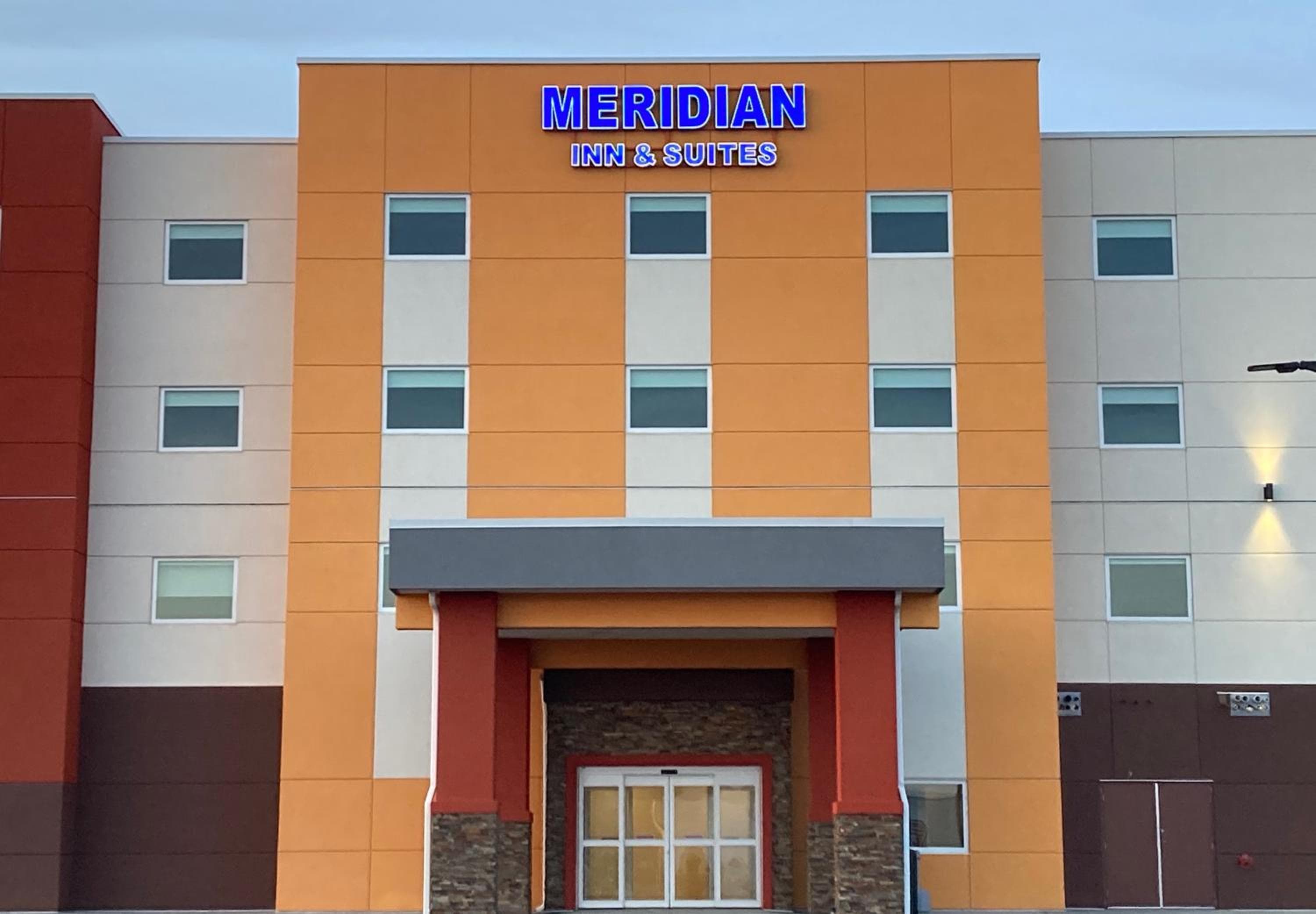 Meridian Inn & Suites Regina Airport