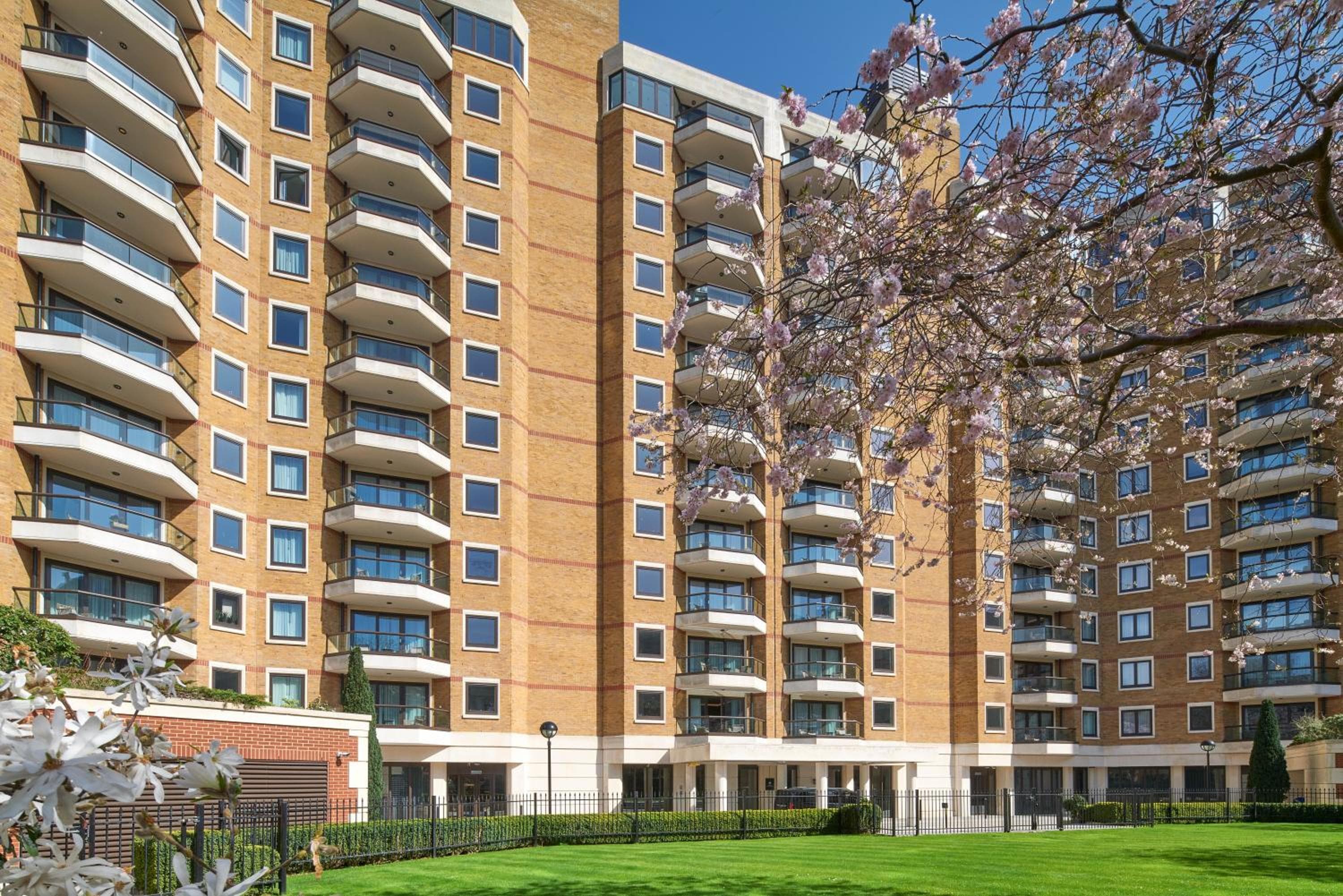 Cheval Gloucester Park at Kensington