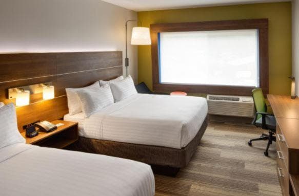 Holiday Inn Express & Suites Woodland Hills by IHG
