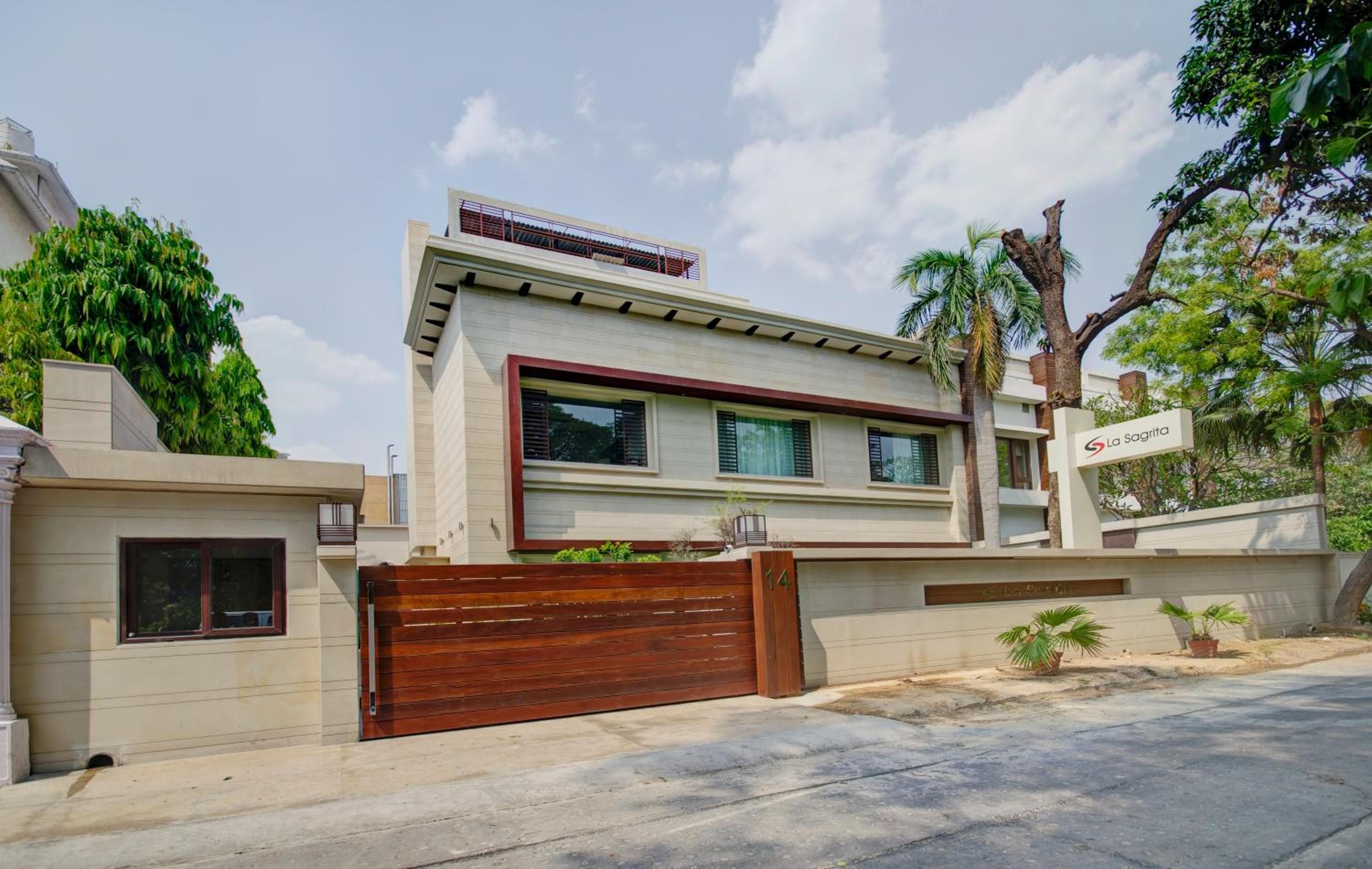 Hotel LaSagrita,Sunder Nagar