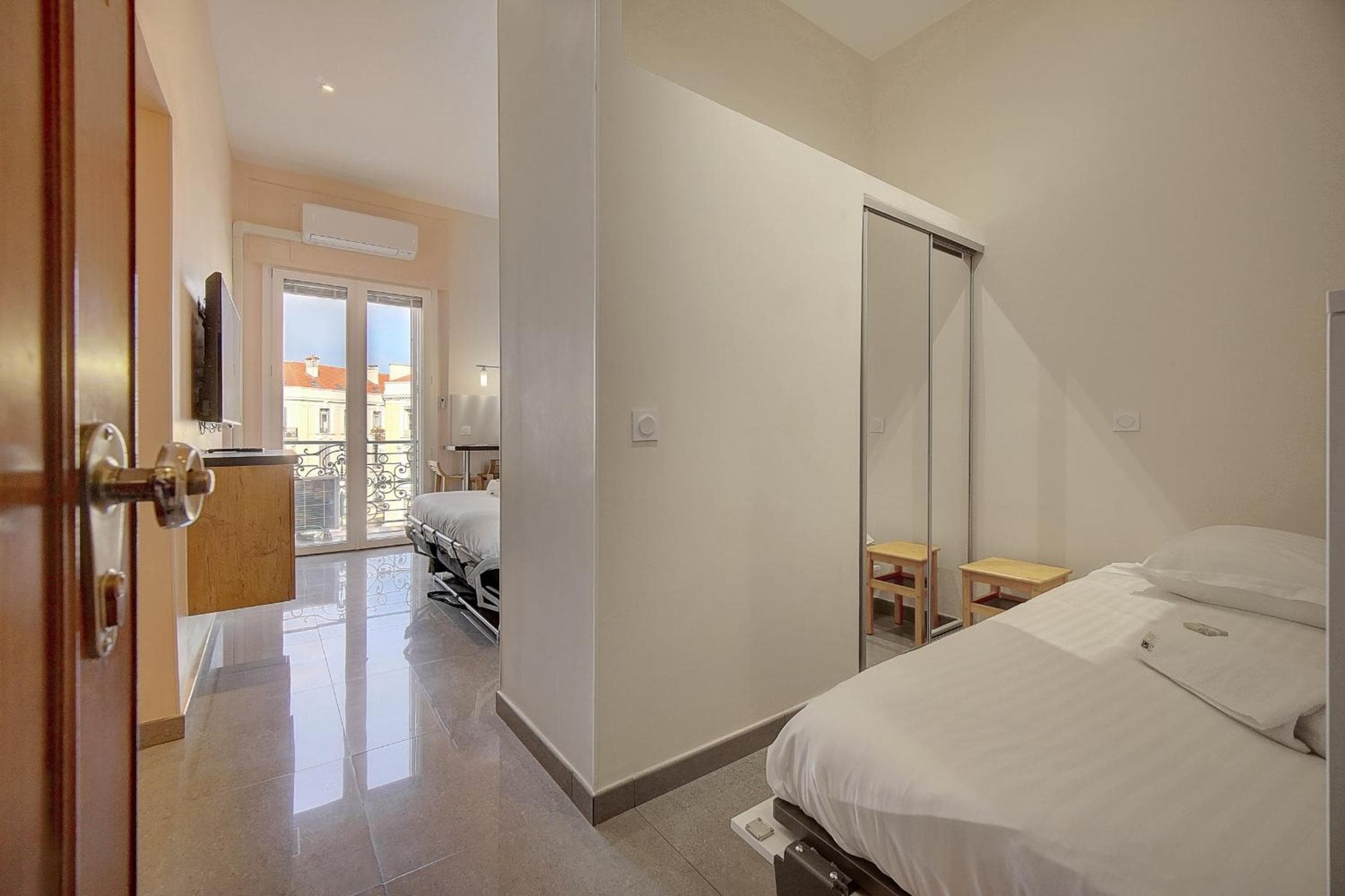 Immogroom- Sublime studio with terrace- close ShopsBar