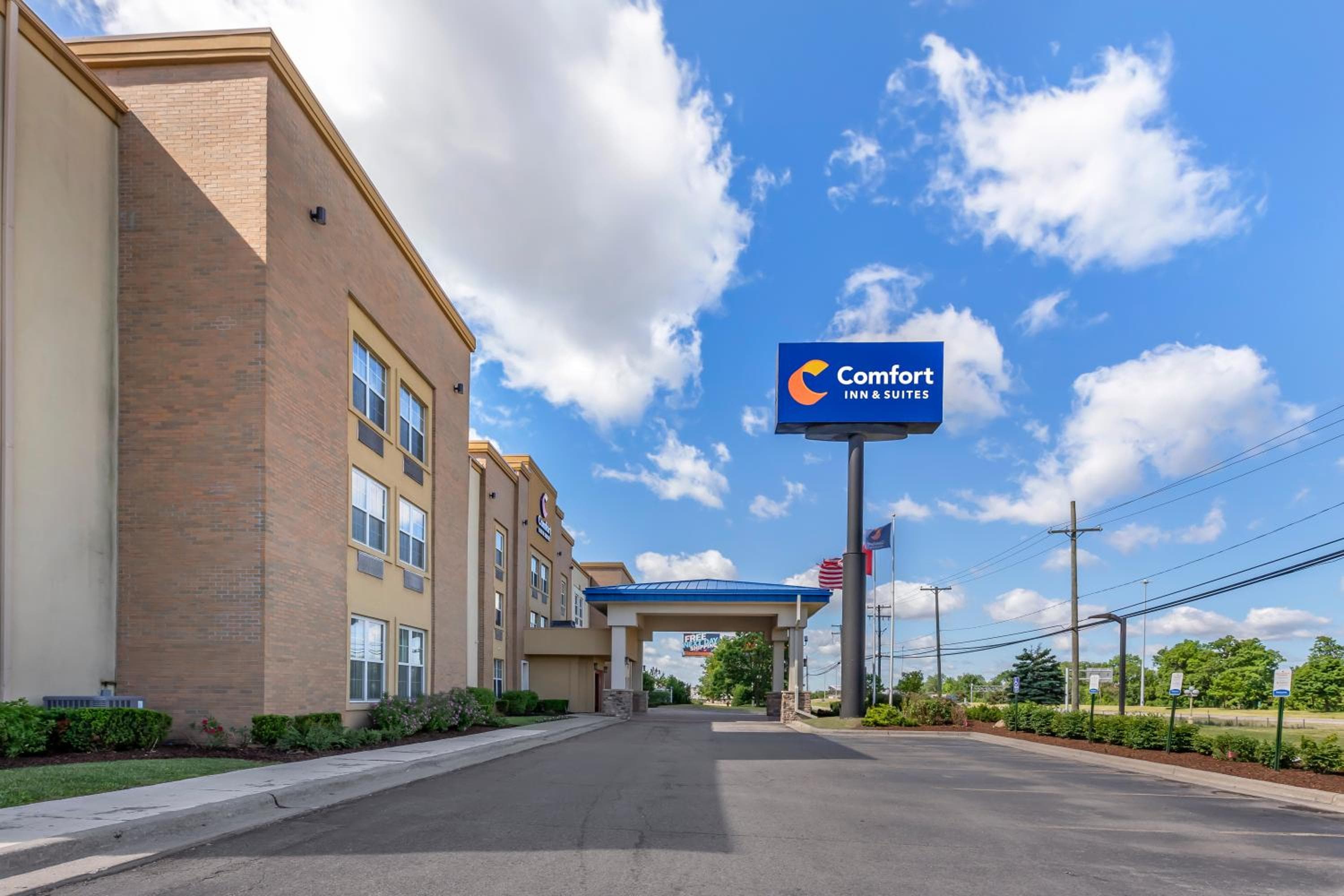 Comfort Inn & Suites Allen Park - Dearborn